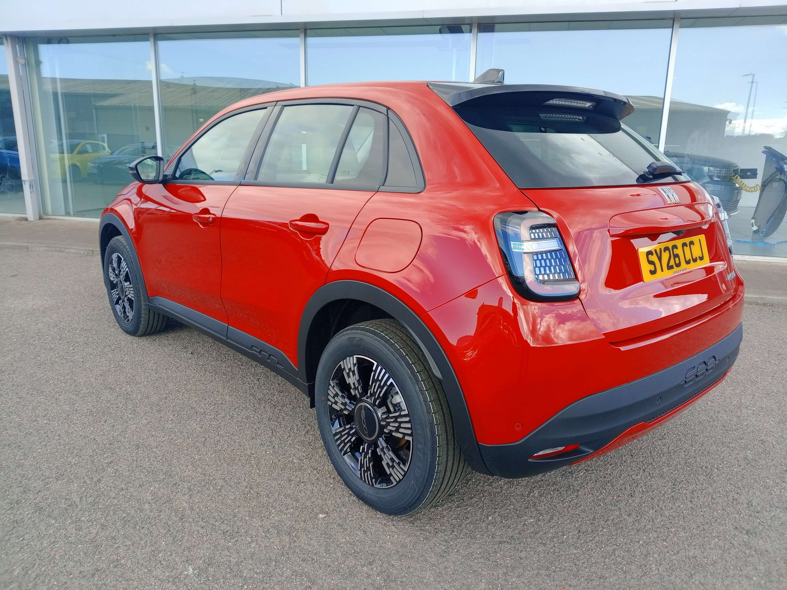 A 2026 FIAT 600 1.2 Icon 5dr Hybrid e-DCT Automatic A 2026 FIAT 600 1.2 Icon 5dr Hybrid e-DCT Automatic