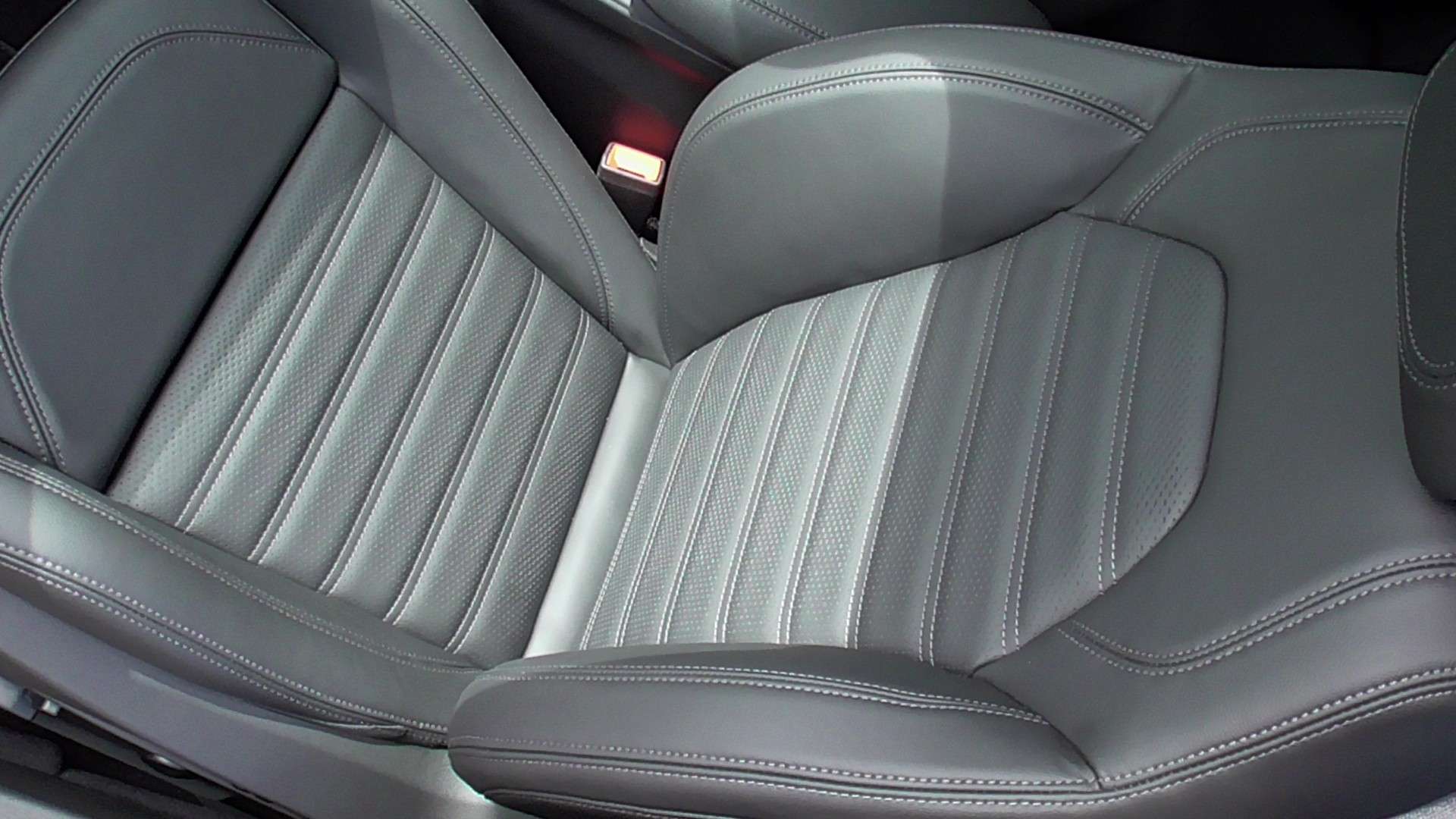 null ALFA ROMEO GIULIA null ALFA ROMEO GIULIA