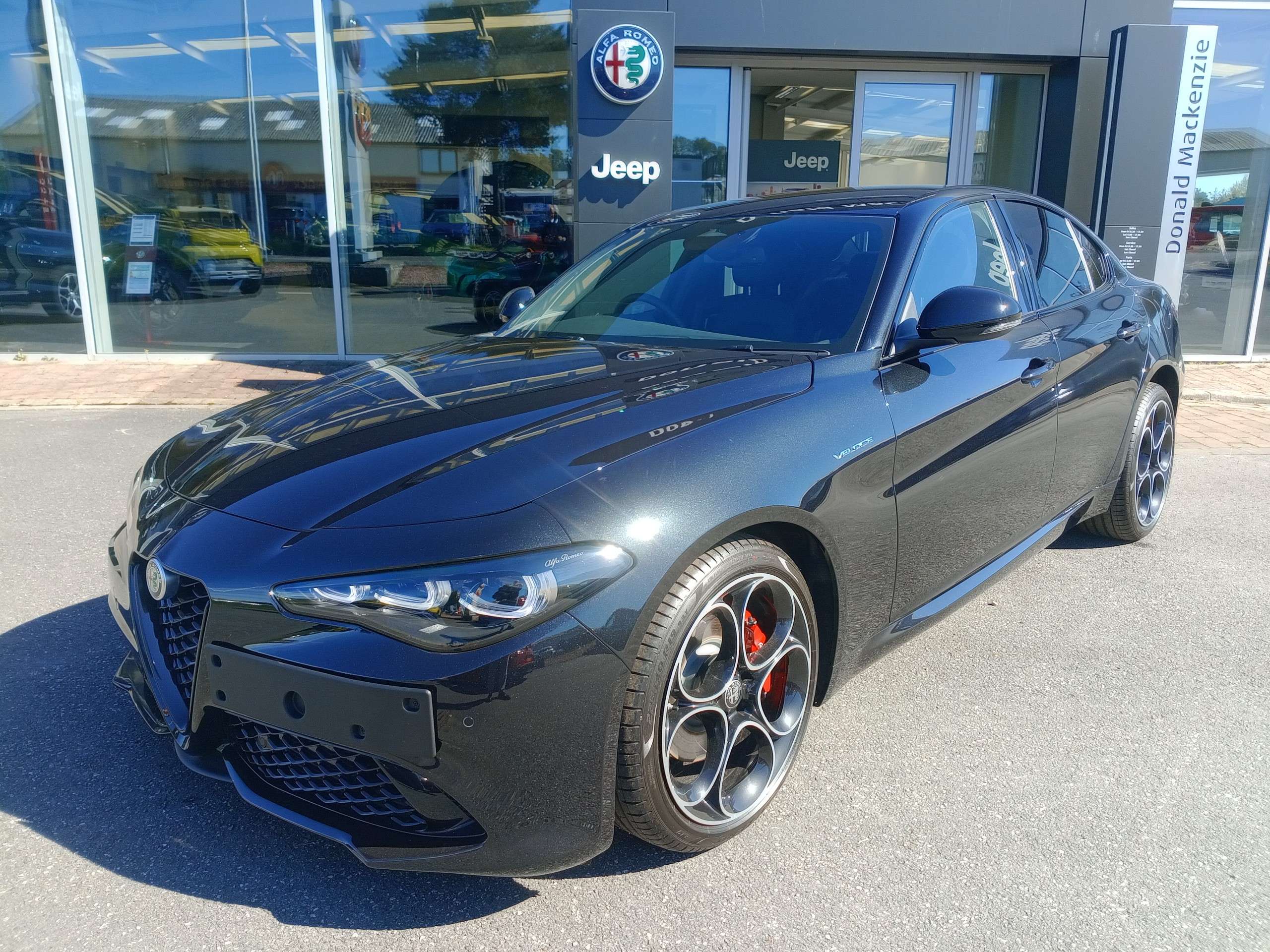 A 2025 ALFA ROMEO GIULIA 2.0 Turbo Veloce 4dr Automatic A 2025 ALFA ROMEO GIULIA 2.0 Turbo Veloce 4dr Automatic