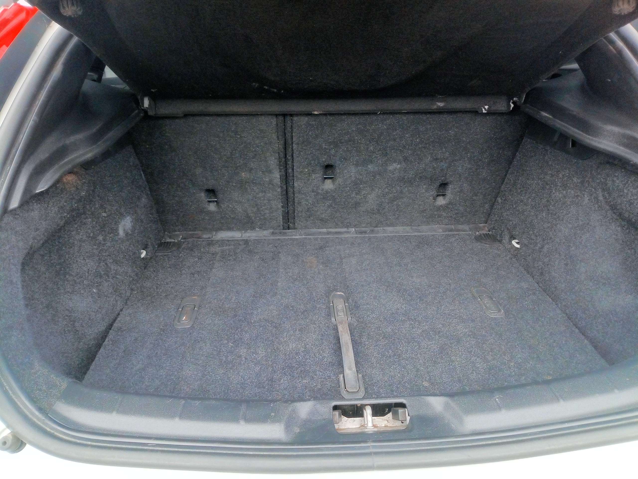 2019 VOLVO V40 2019 VOLVO V40