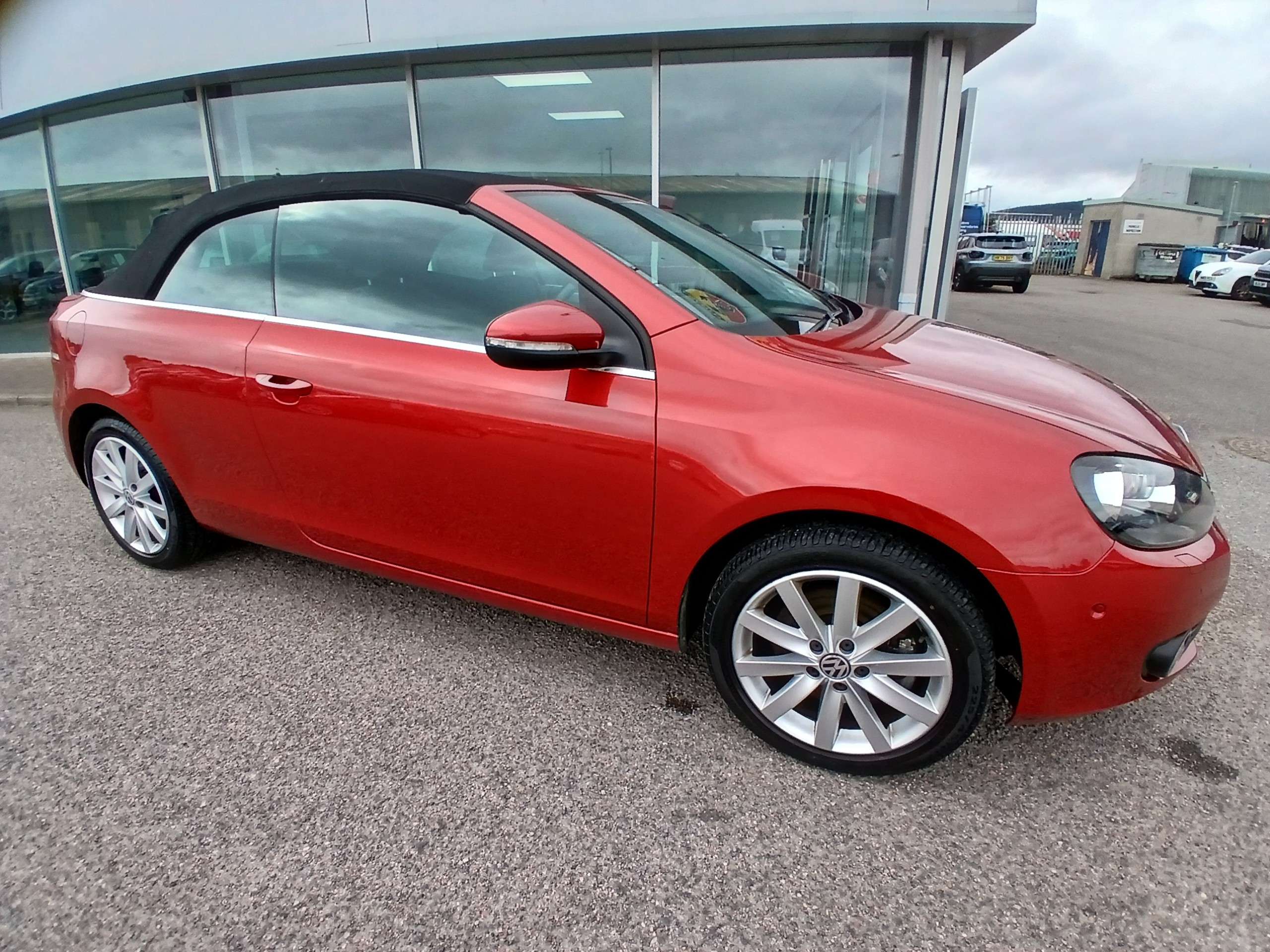 A 2012 VOLKSWAGEN GOLF 2.0 TDI BlueMotion Tech SE Cabriolet Diesel A 2012 VOLKSWAGEN GOLF 2.0 TDI BlueMotion Tech SE Cabriolet Diesel