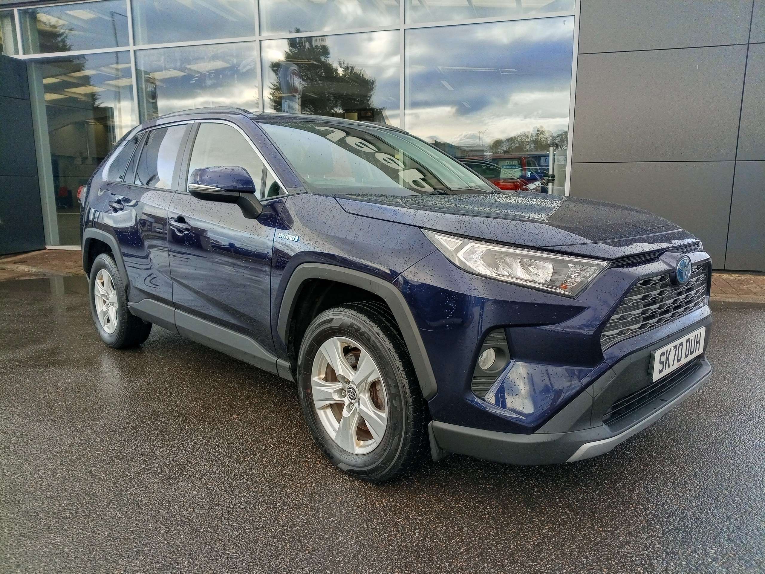 A 2020 TOYOTA RAV4 2.5 VVT-h Icon 5dr Automatic CVT A 2020 TOYOTA RAV4 2.5 VVT-h Icon 5dr Automatic CVT