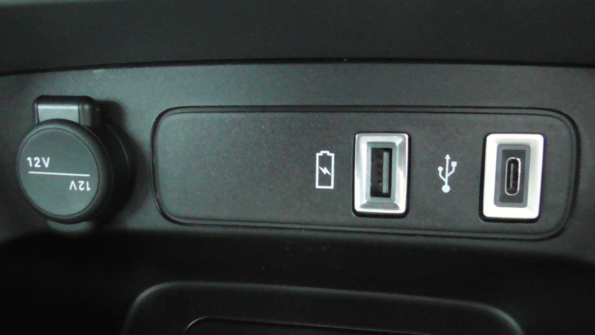 null JEEP AVENGER null JEEP AVENGER