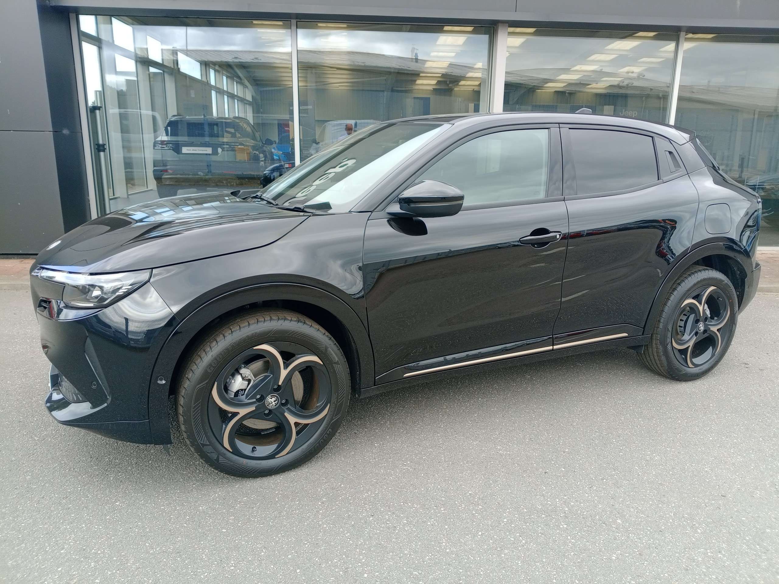 A 2026 ALFA ROMEO JUNIOR 1.2 Mhev Ibrida Intensa 5dr Hybrid e-DCT A 2026 ALFA ROMEO JUNIOR 1.2 Mhev Ibrida Intensa 5dr Hybrid e-DCT