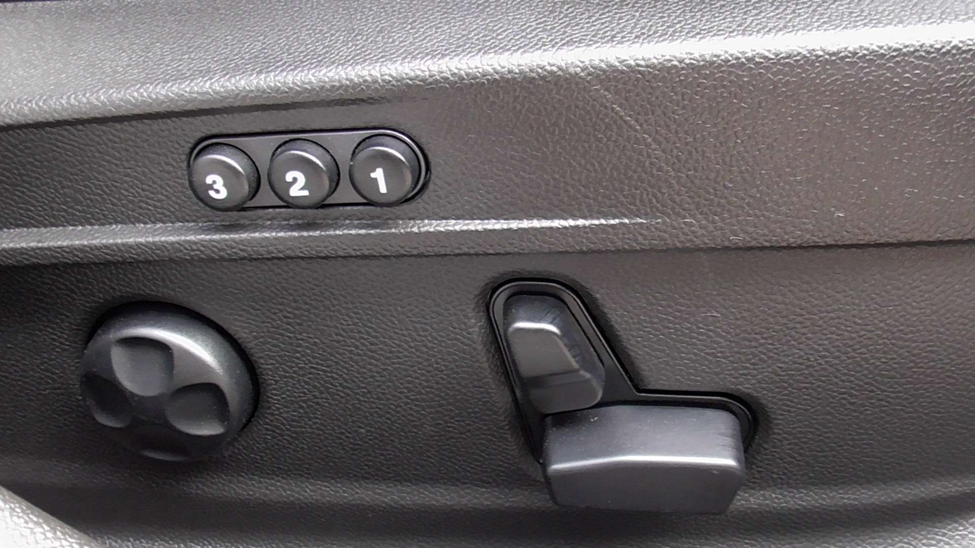 null ALFA ROMEO GIULIA null ALFA ROMEO GIULIA