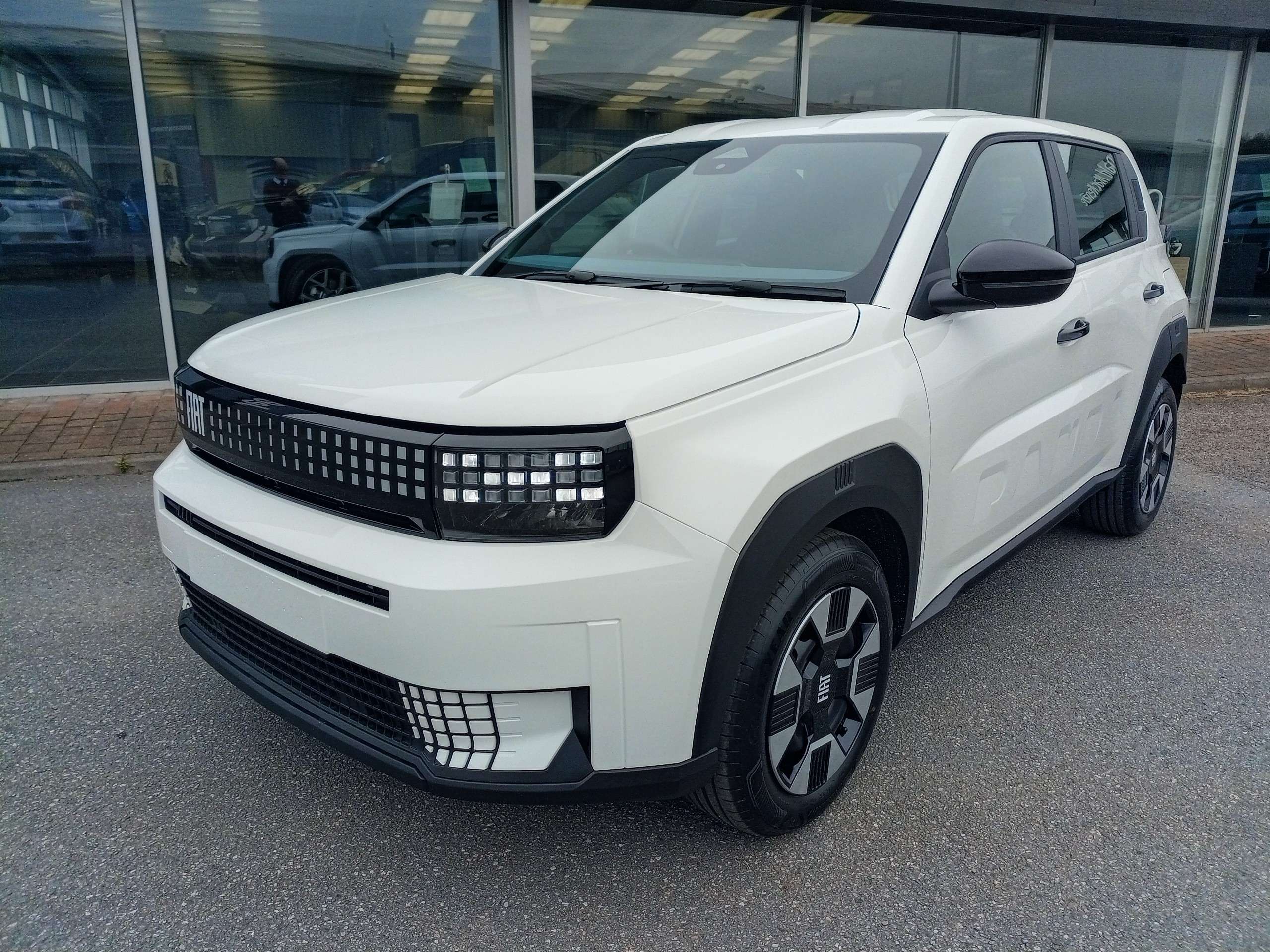 A 2026 FIAT GRAND PANDA Pop Hybrid 100 hp Automatic 5 Dr A 2026 FIAT GRAND PANDA Pop Hybrid 100 hp Automatic 5 Dr
