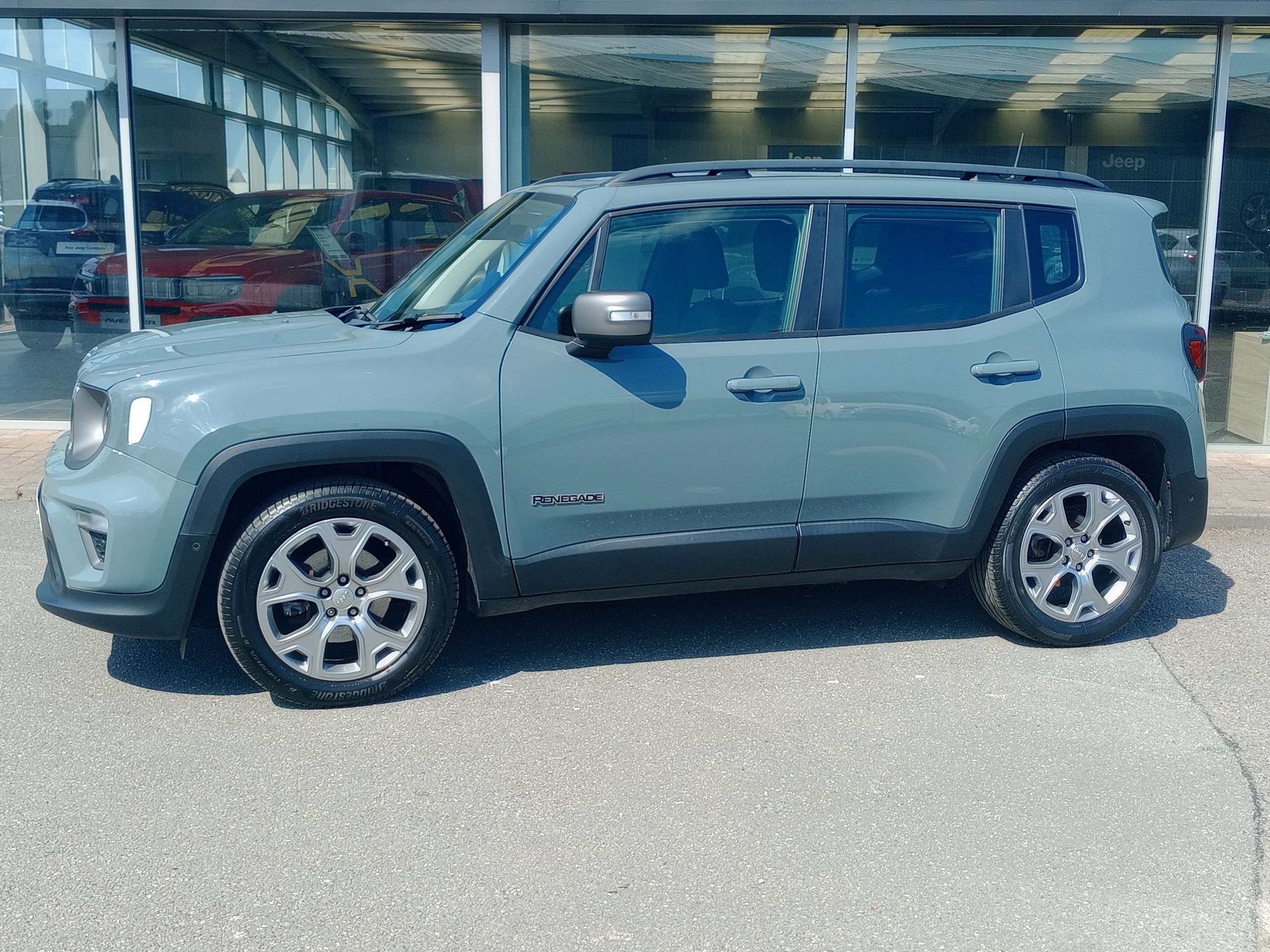 A 2018 JEEP RENEGADE LIMITED A 2018 JEEP RENEGADE LIMITED