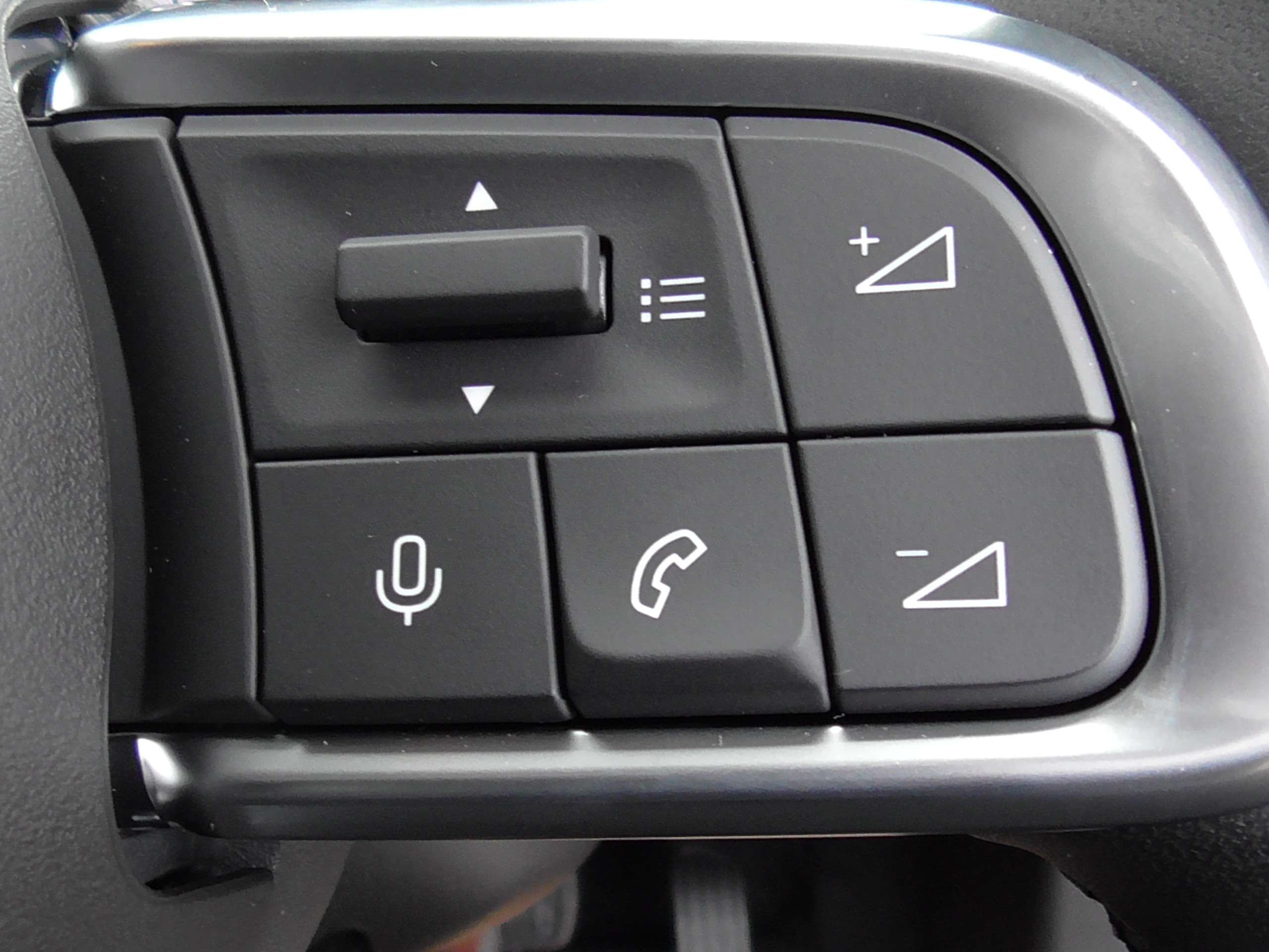 null JEEP AVENGER null JEEP AVENGER