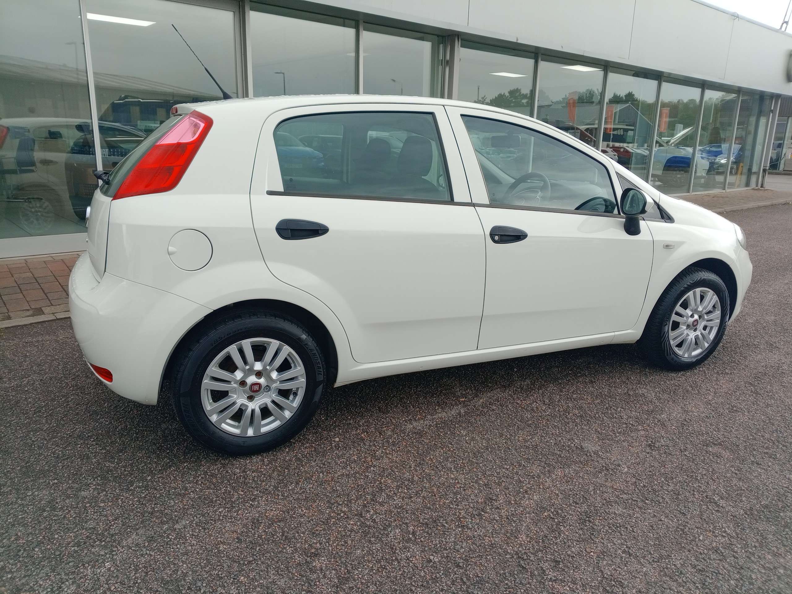 2016 FIAT PUNTO 2016 FIAT PUNTO
