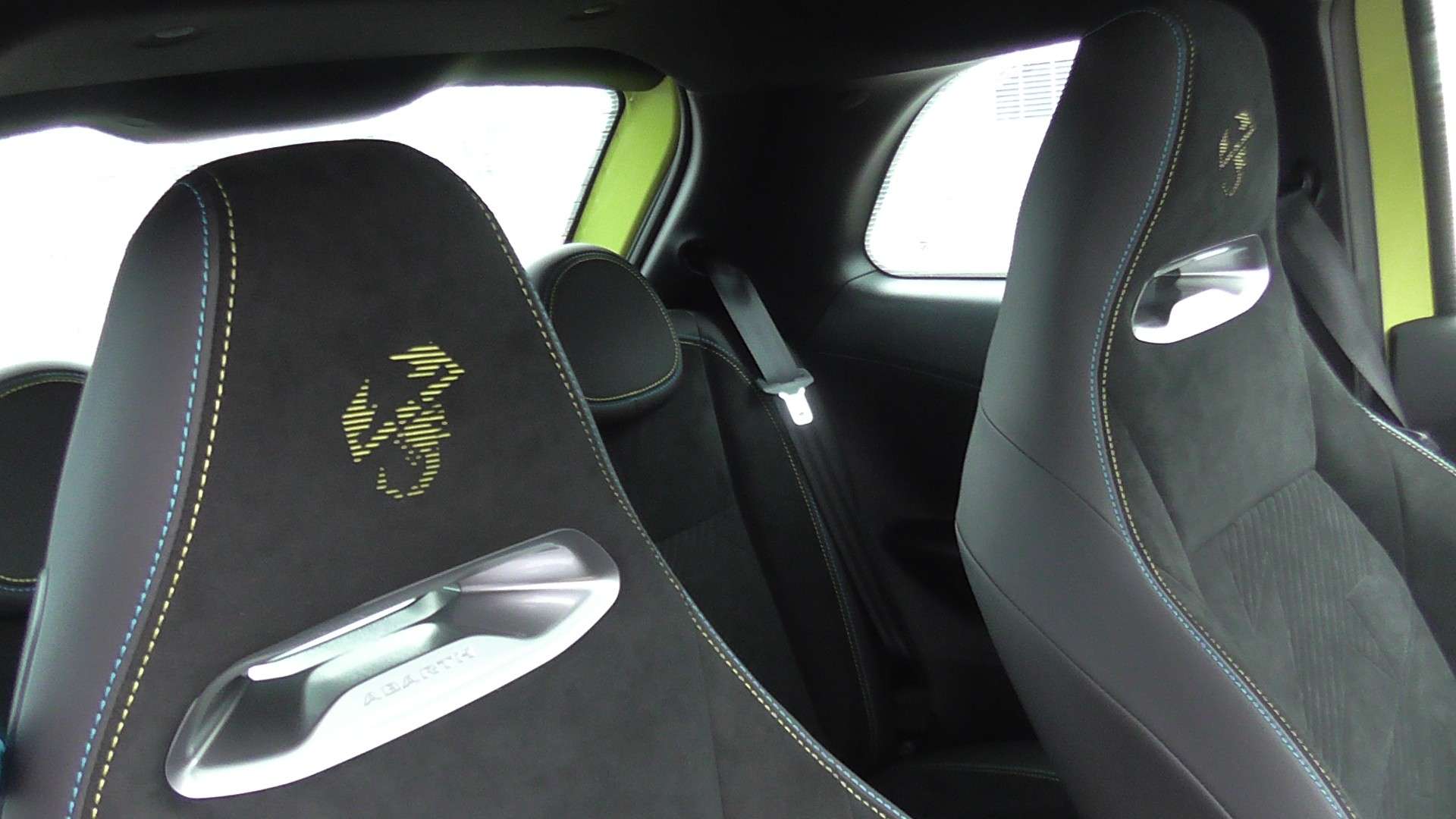 2023 ABARTH 500E 2023 ABARTH 500E