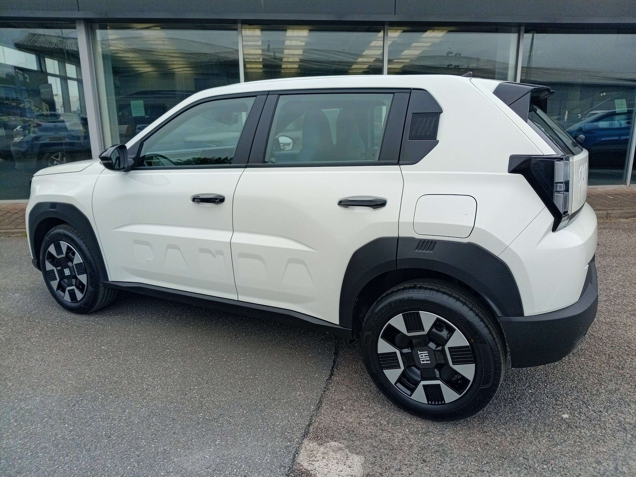A 2026 FIAT GRAND PANDA Pop Hybrid 100 hp Automatic 5 Dr A 2026 FIAT GRAND PANDA Pop Hybrid 100 hp Automatic 5 Dr
