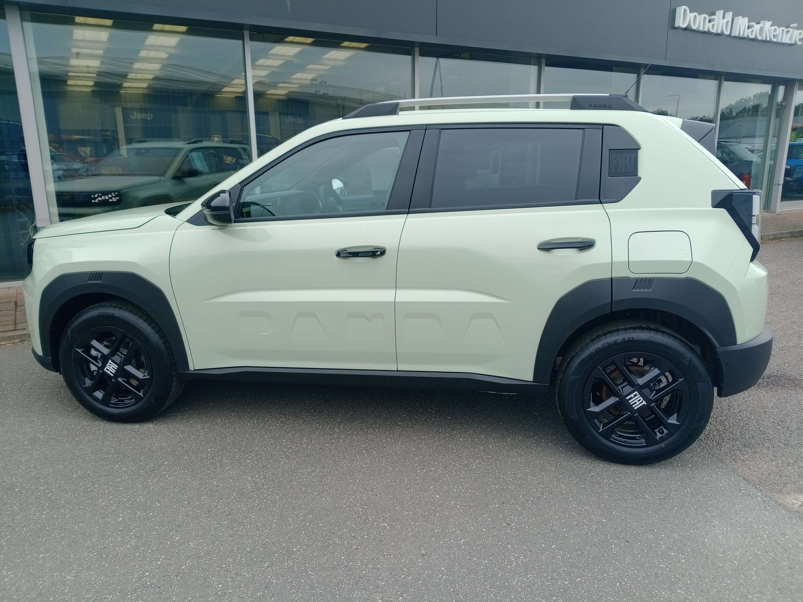 A 2026 FIAT GRAND PANDA Icon Hybrid 100 hp Automatic 5 Dr A 2026 FIAT GRAND PANDA Icon Hybrid 100 hp Automatic 5 Dr