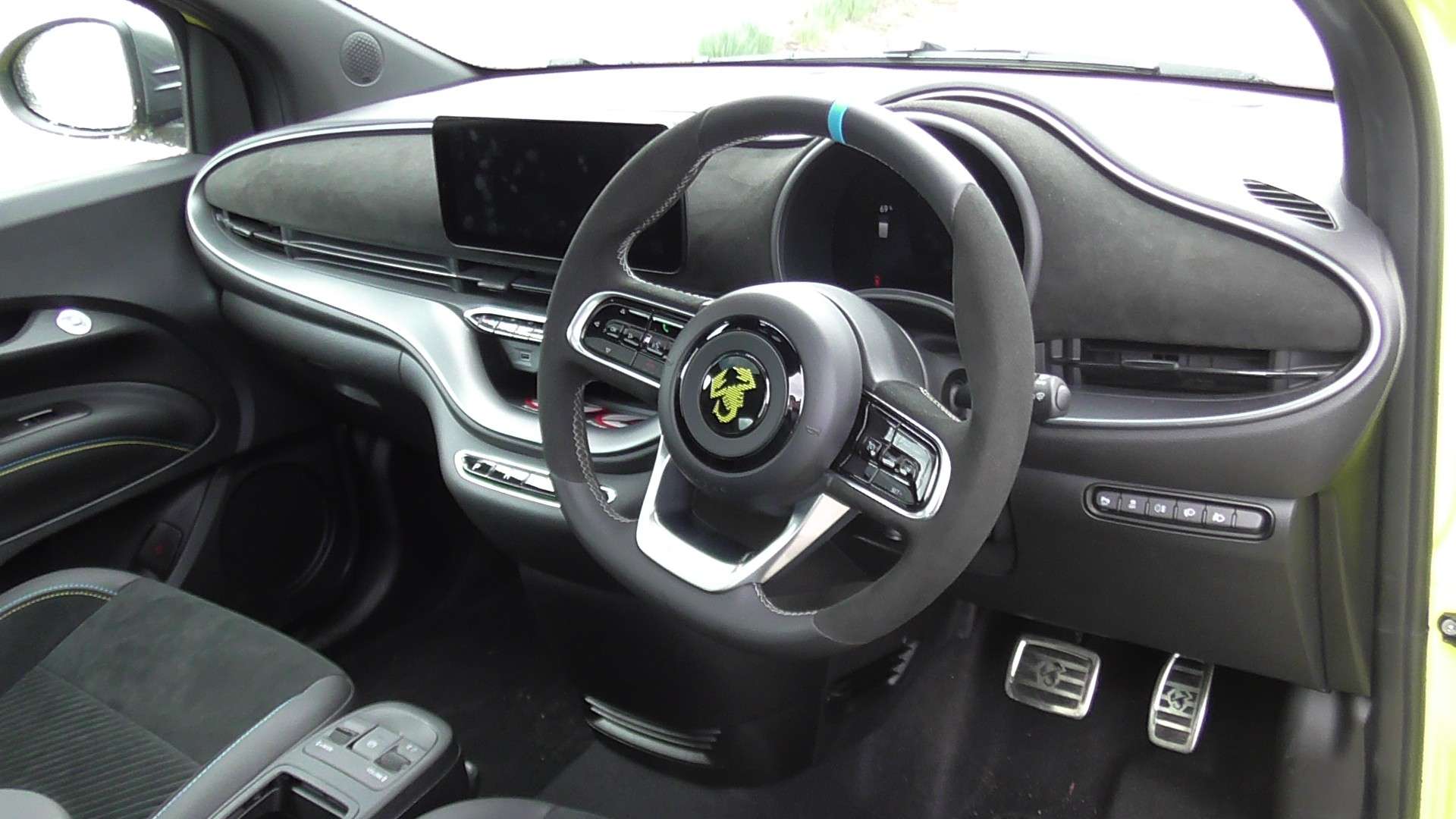 2023 ABARTH 500E 2023 ABARTH 500E