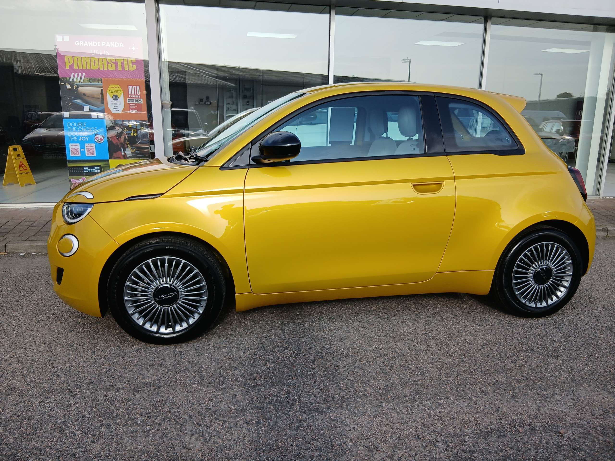 A 2026 FIAT 500 Icon A 2026 FIAT 500 Icon