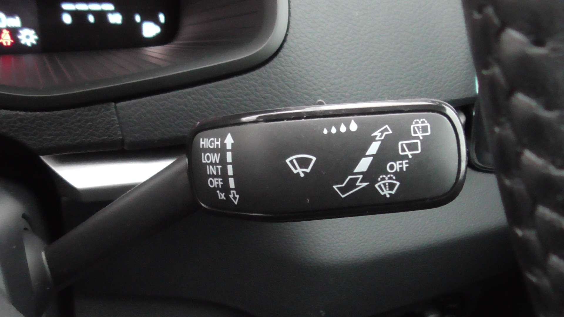 2023 SKODA KAROQ 2023 SKODA KAROQ