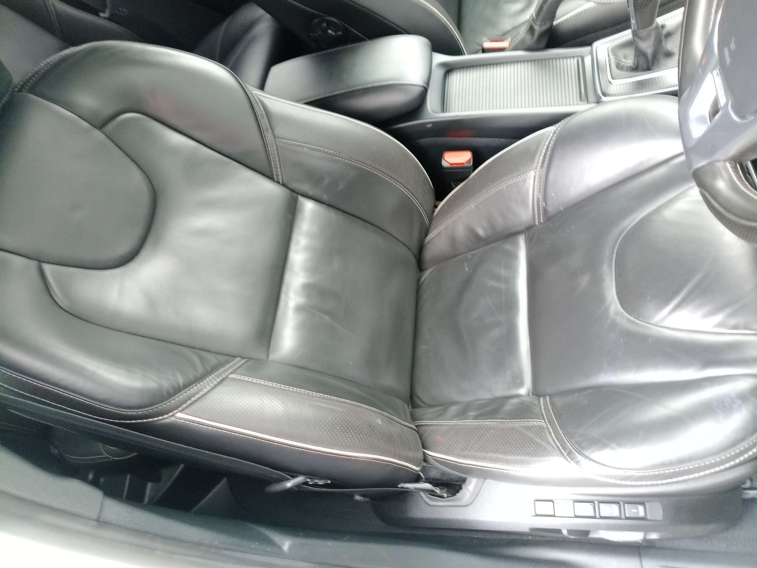 2019 VOLVO V40 2019 VOLVO V40