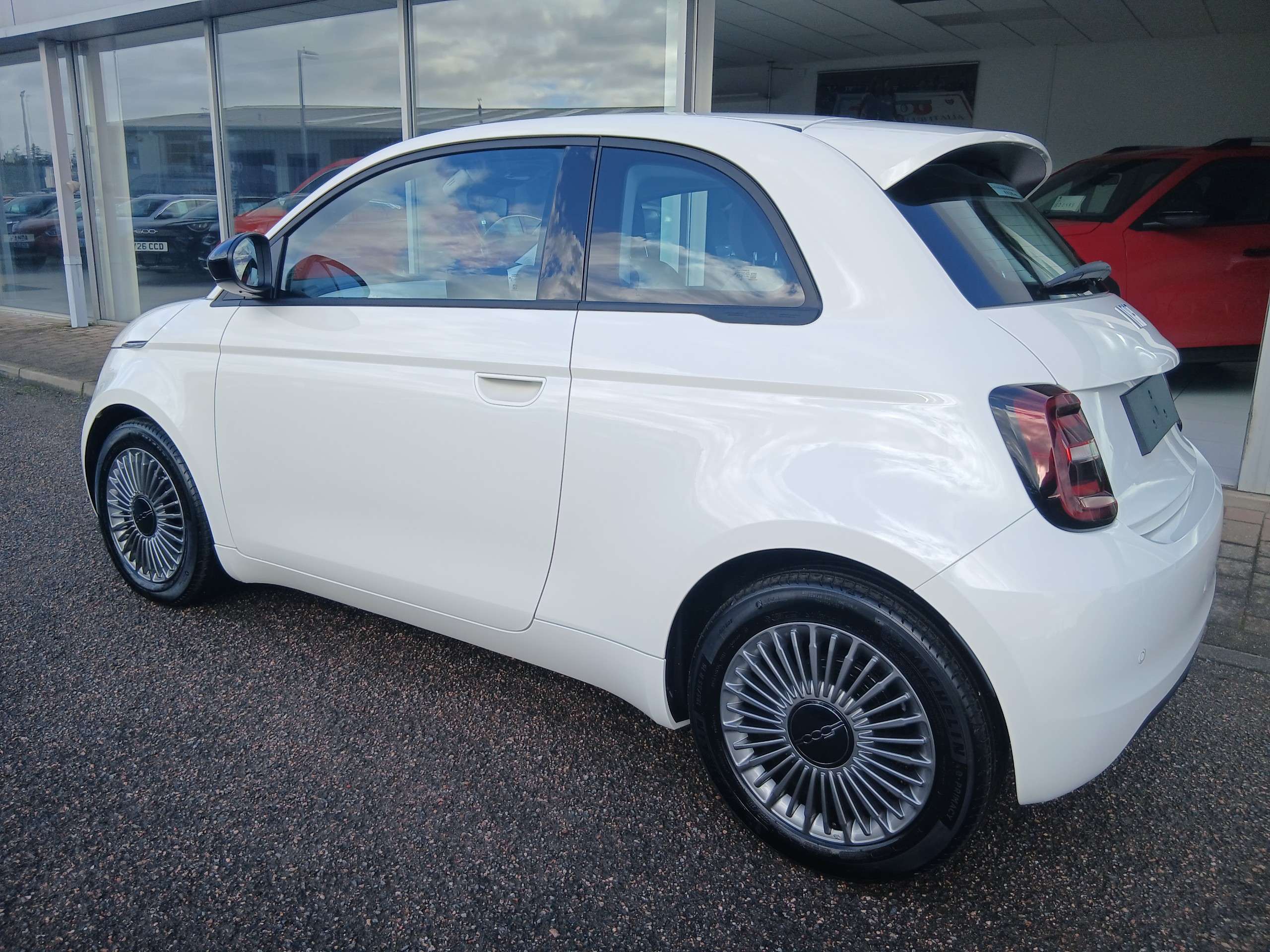 A 2026 FIAT 500 Hybrid Icon A 2026 FIAT 500 Hybrid Icon