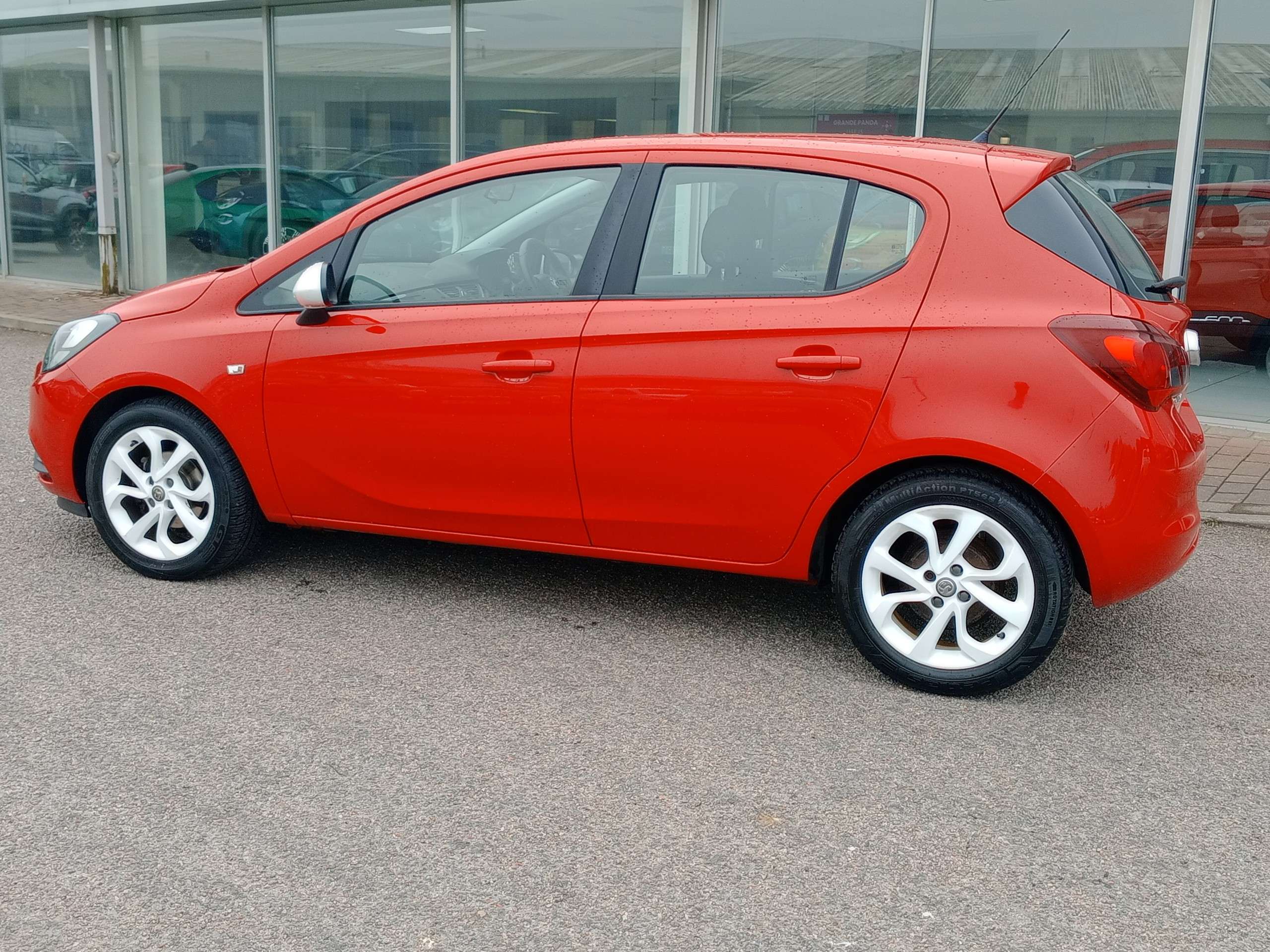 A 2015 VAUXHALL CORSA 1.2i Sting 5dr A 2015 VAUXHALL CORSA 1.2i Sting 5dr