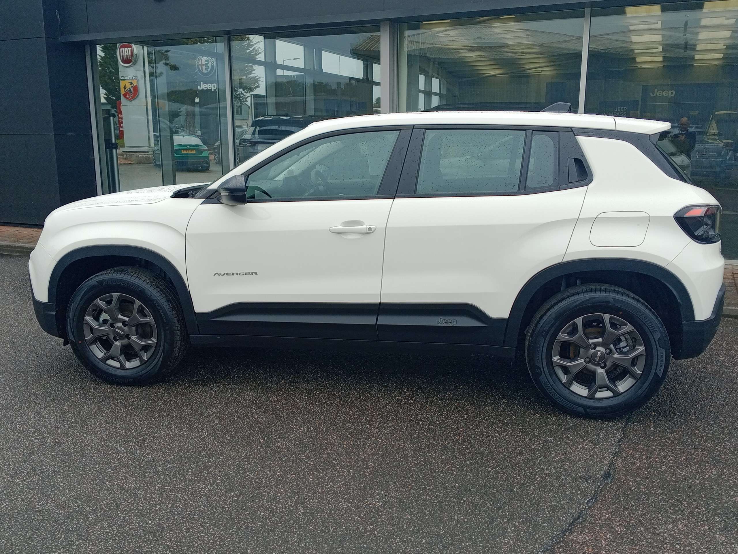 A 2026 JEEP AVENGER 1.2 Longitude 5dr A 2026 JEEP AVENGER 1.2 Longitude 5dr