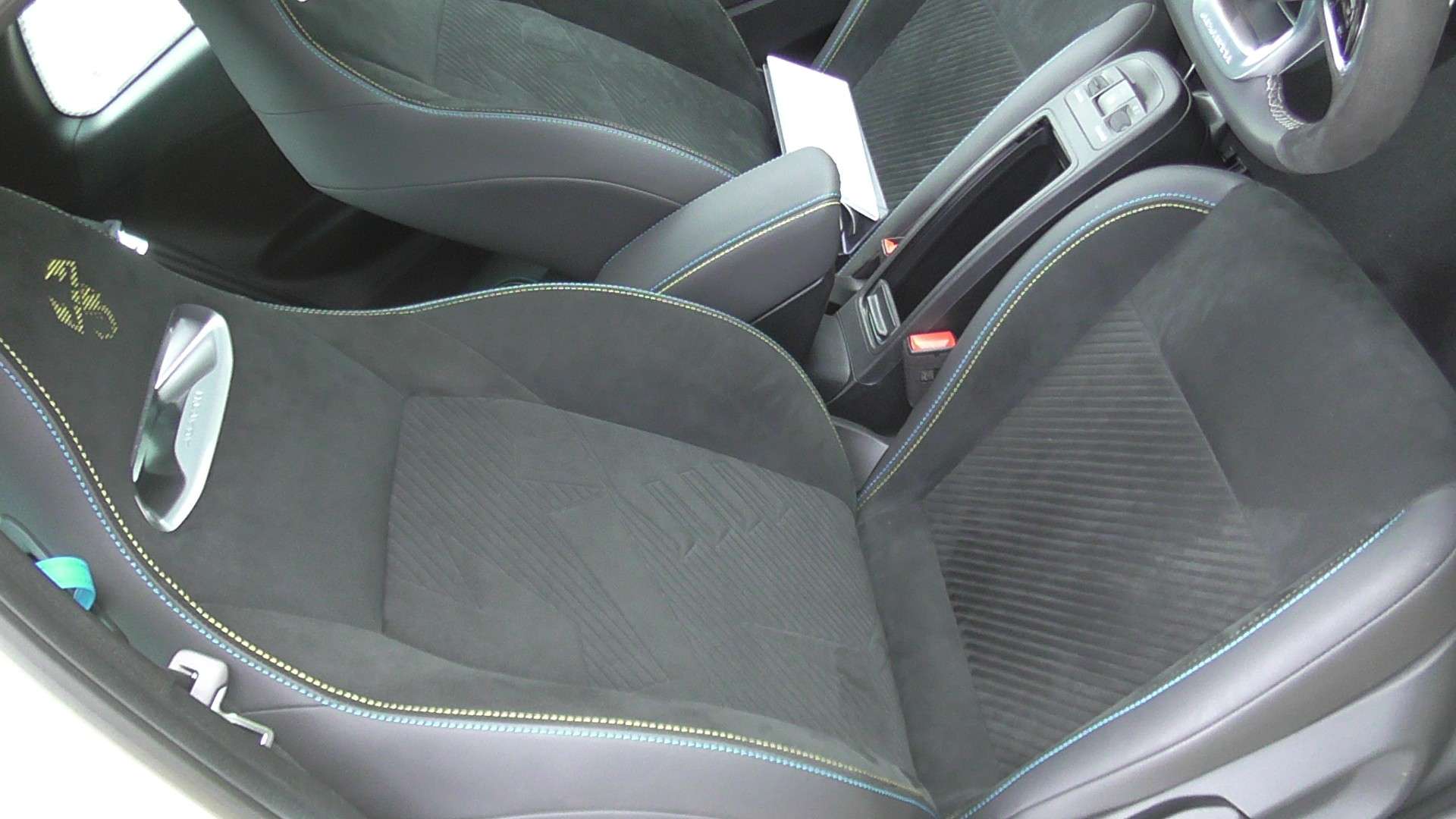 2023 ABARTH 500E 2023 ABARTH 500E