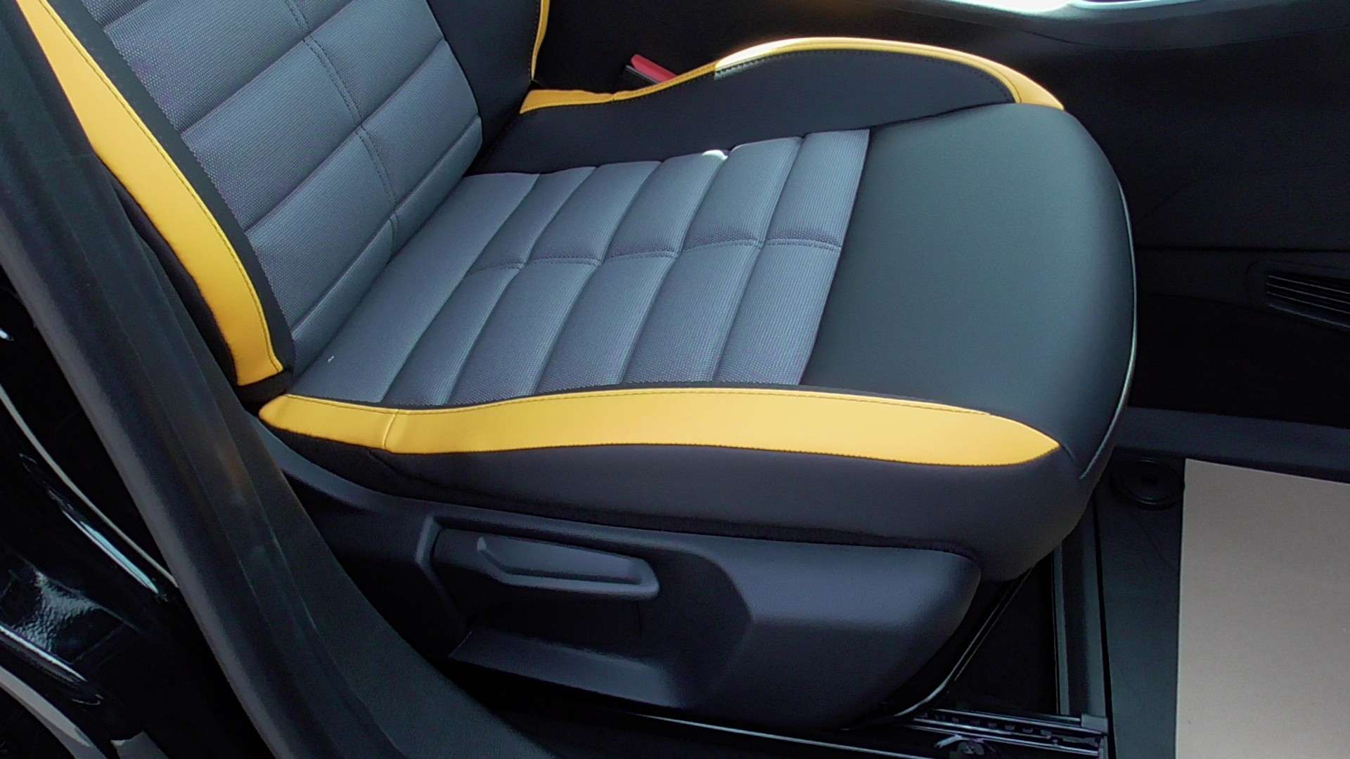 null JEEP AVENGER null JEEP AVENGER