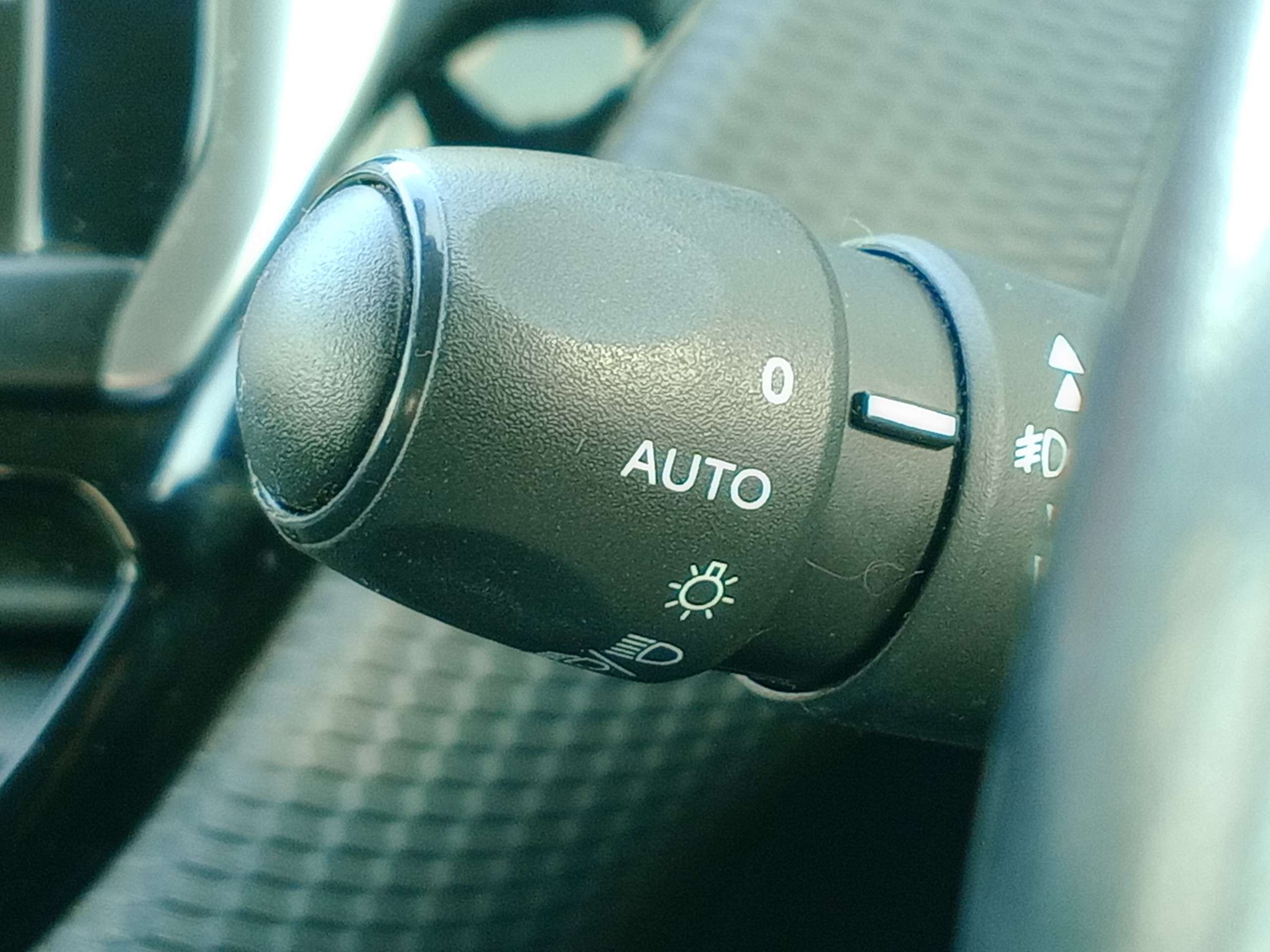 2016 PEUGEOT 208 2016 PEUGEOT 208