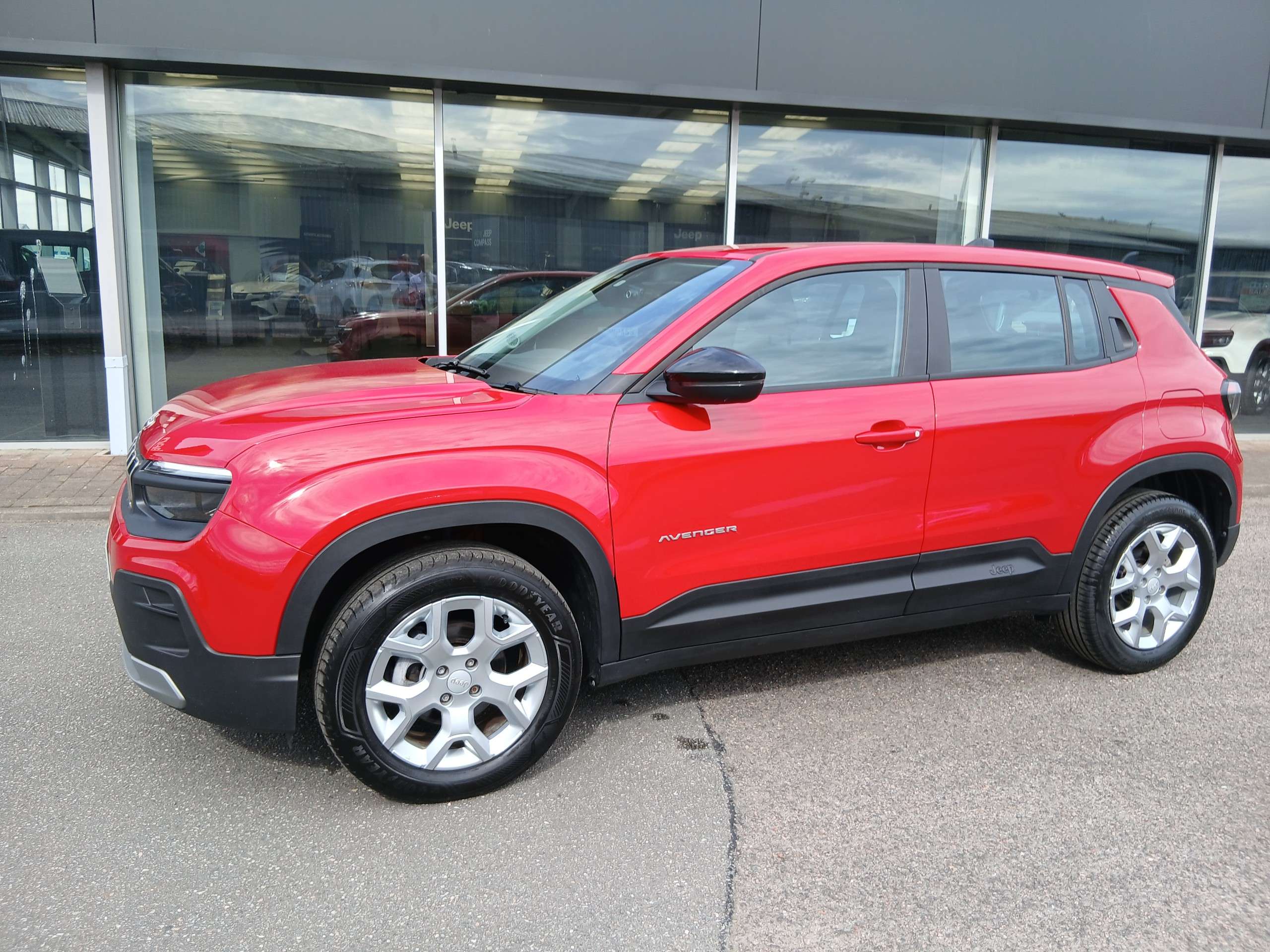 A 2024 JEEP AVENGER 1.2 Altitude 5dr A 2024 JEEP AVENGER 1.2 Altitude 5dr