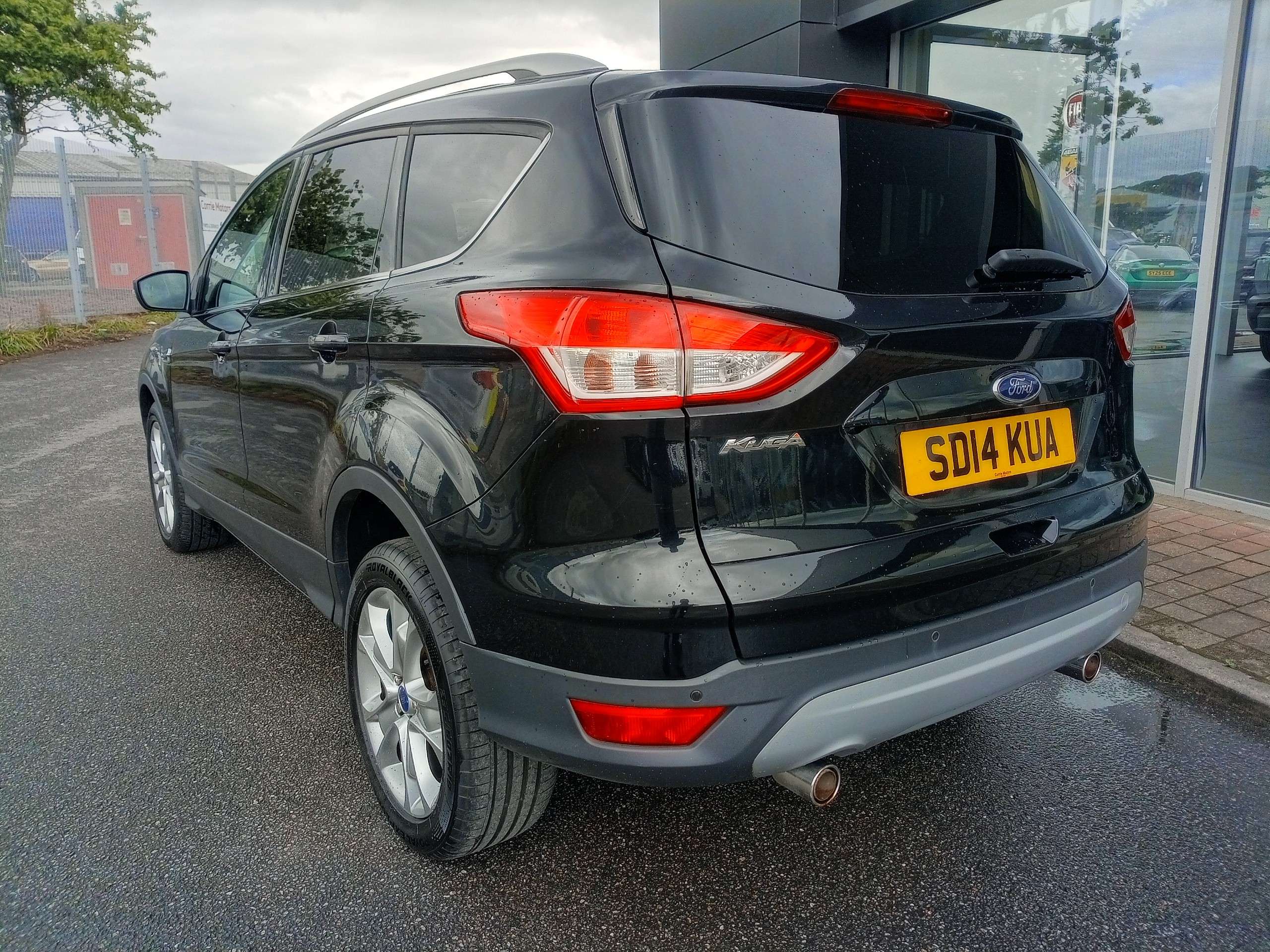 A 2014 FORD KUGA 2.0 TDCi Zetec 5dr Diesel 2WD ) A 2014 FORD KUGA 2.0 TDCi Zetec 5dr Diesel 2WD )