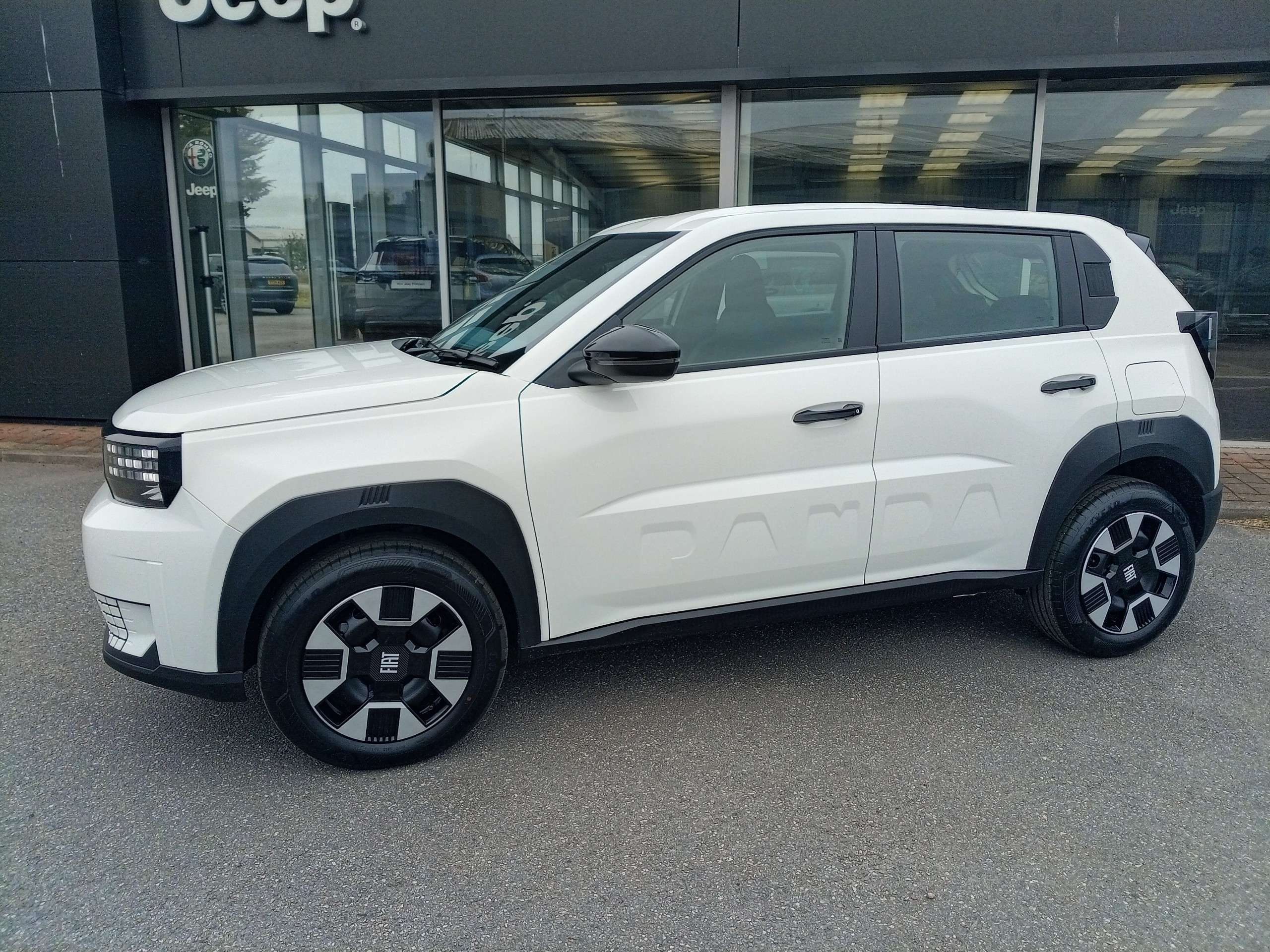 A 2026 FIAT GRAND PANDA Pop Hybrid 100 hp Automatic 5 Dr A 2026 FIAT GRAND PANDA Pop Hybrid 100 hp Automatic 5 Dr