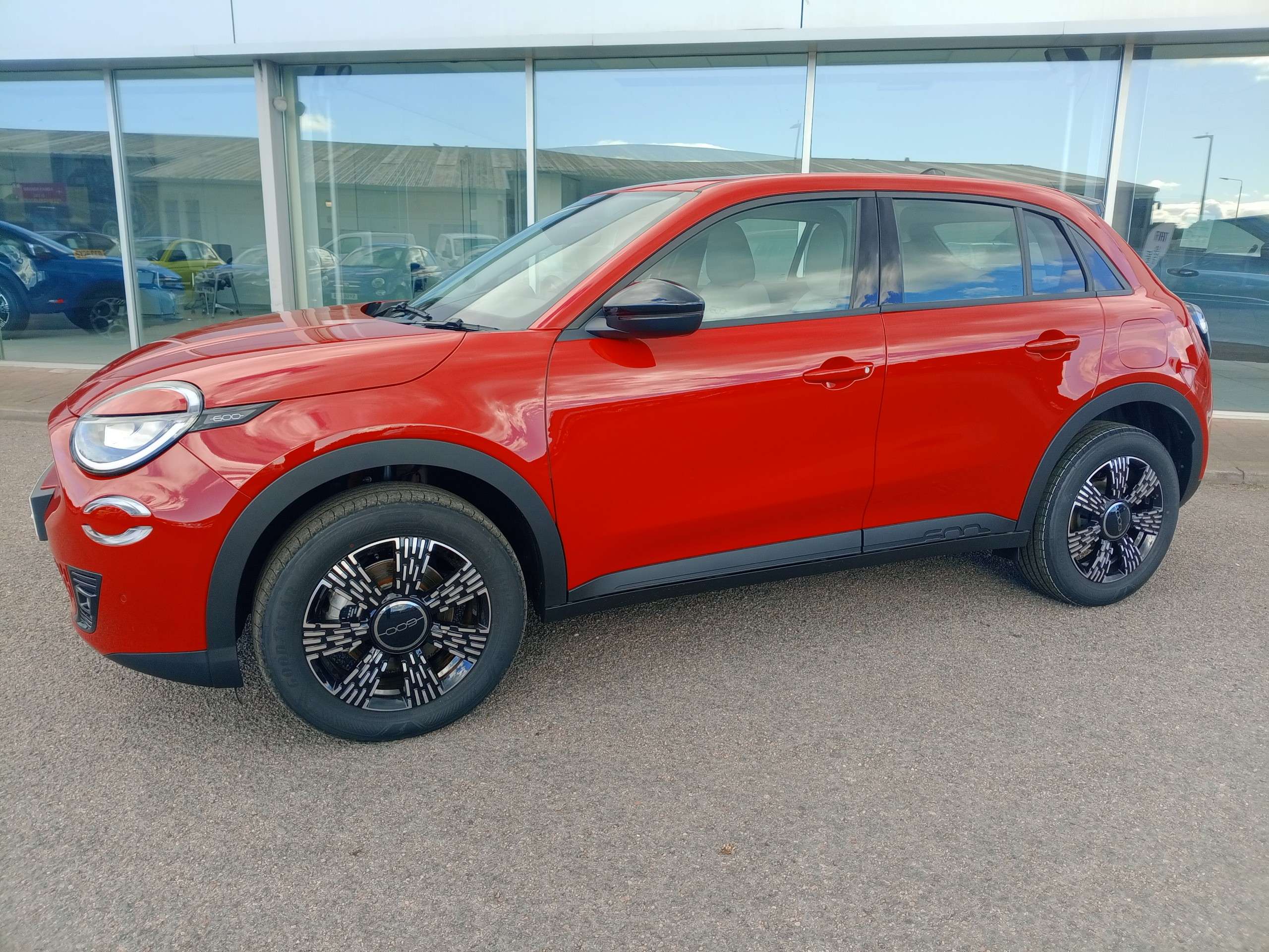 A 2026 FIAT 600 1.2 Icon 5dr Hybrid e-DCT Automatic A 2026 FIAT 600 1.2 Icon 5dr Hybrid e-DCT Automatic