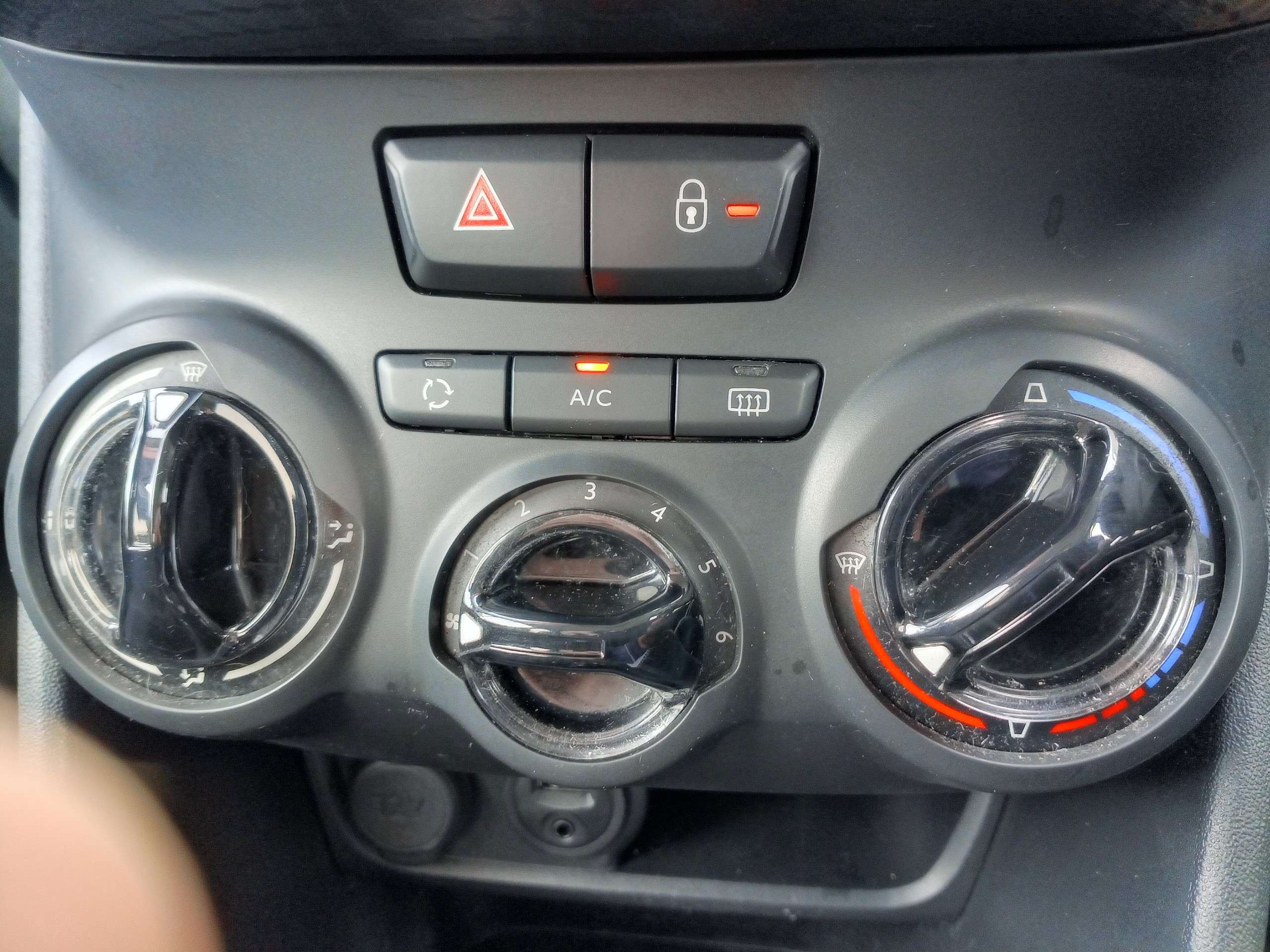 2016 PEUGEOT 208 2016 PEUGEOT 208