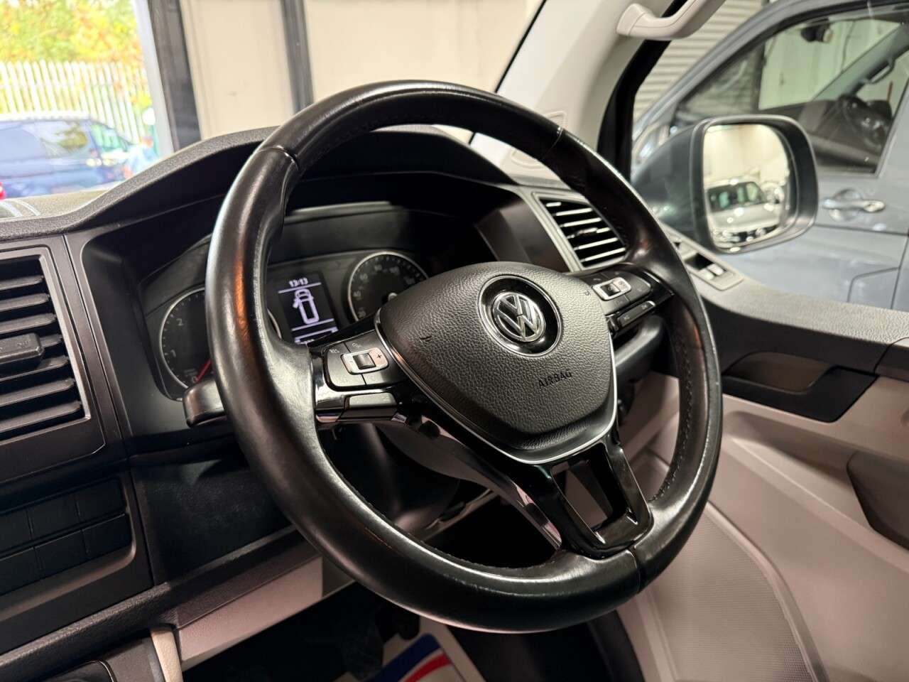 2017 VOLKSWAGEN TRANSPORTER 2017 VOLKSWAGEN TRANSPORTER