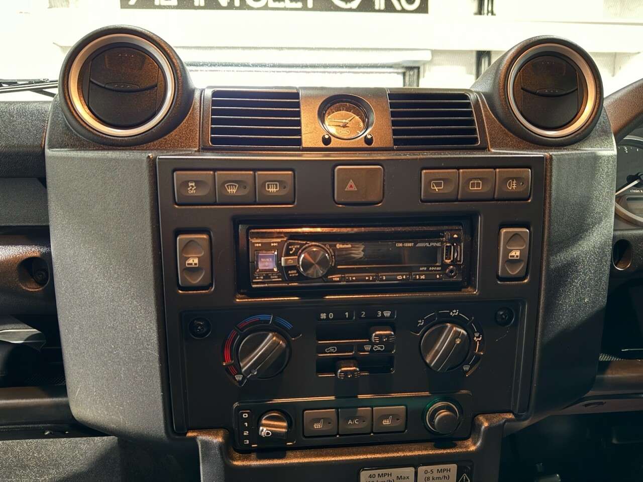 2015 LAND ROVER DEFENDER 2015 LAND ROVER DEFENDER