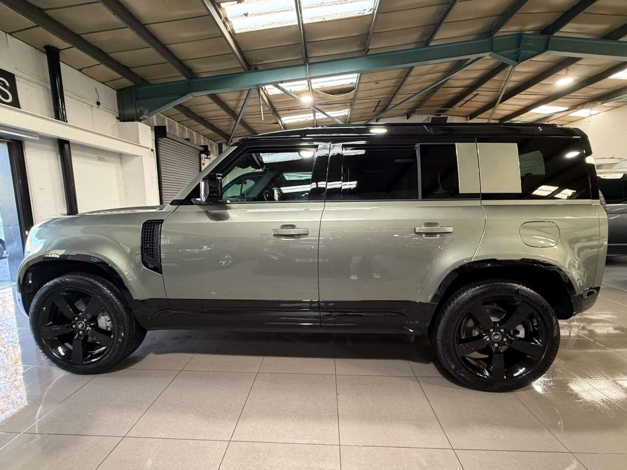 2025 LAND ROVER DEFENDER 2025 LAND ROVER DEFENDER