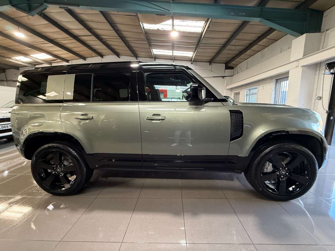 2025 LAND ROVER DEFENDER 2025 LAND ROVER DEFENDER