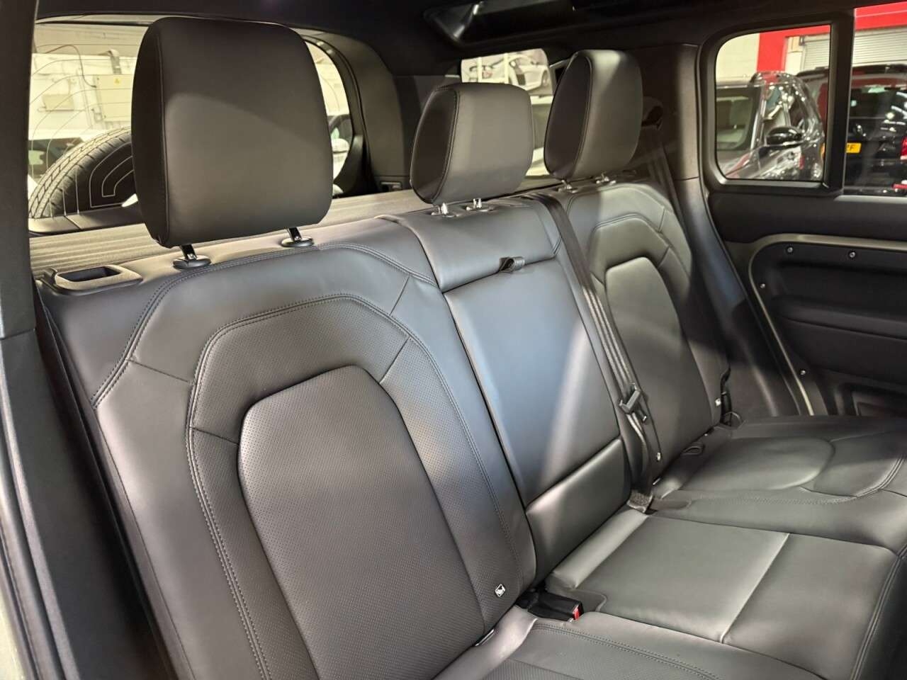 2025 LAND ROVER DEFENDER 2025 LAND ROVER DEFENDER