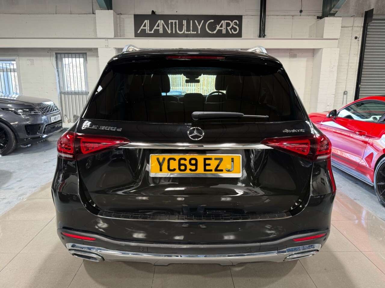 A 2019 MERCEDES GLE-CLASS GLE 300 D 4MATIC AMG LINE A 2019 MERCEDES GLE-CLASS GLE 300 D 4MATIC AMG LINE