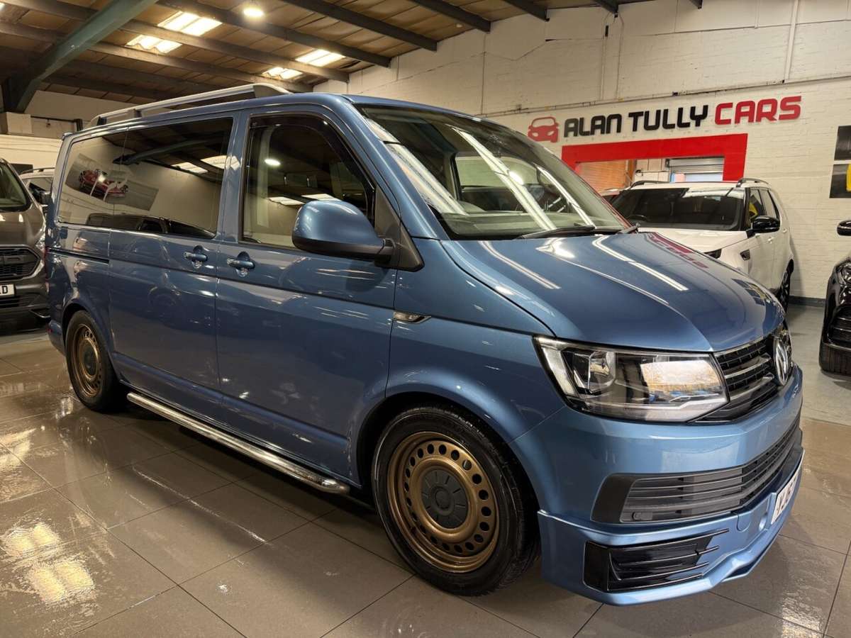Check out this Volkswagen Transporter Shuttle 2017 Diesel Automatic
