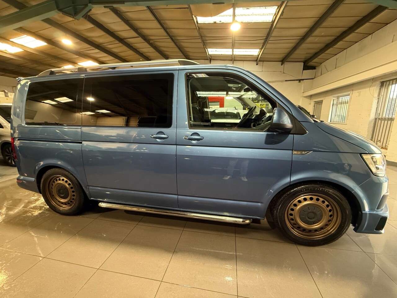 2017 VOLKSWAGEN TRANSPORTER SHUTTLE 2017 VOLKSWAGEN TRANSPORTER SHUTTLE