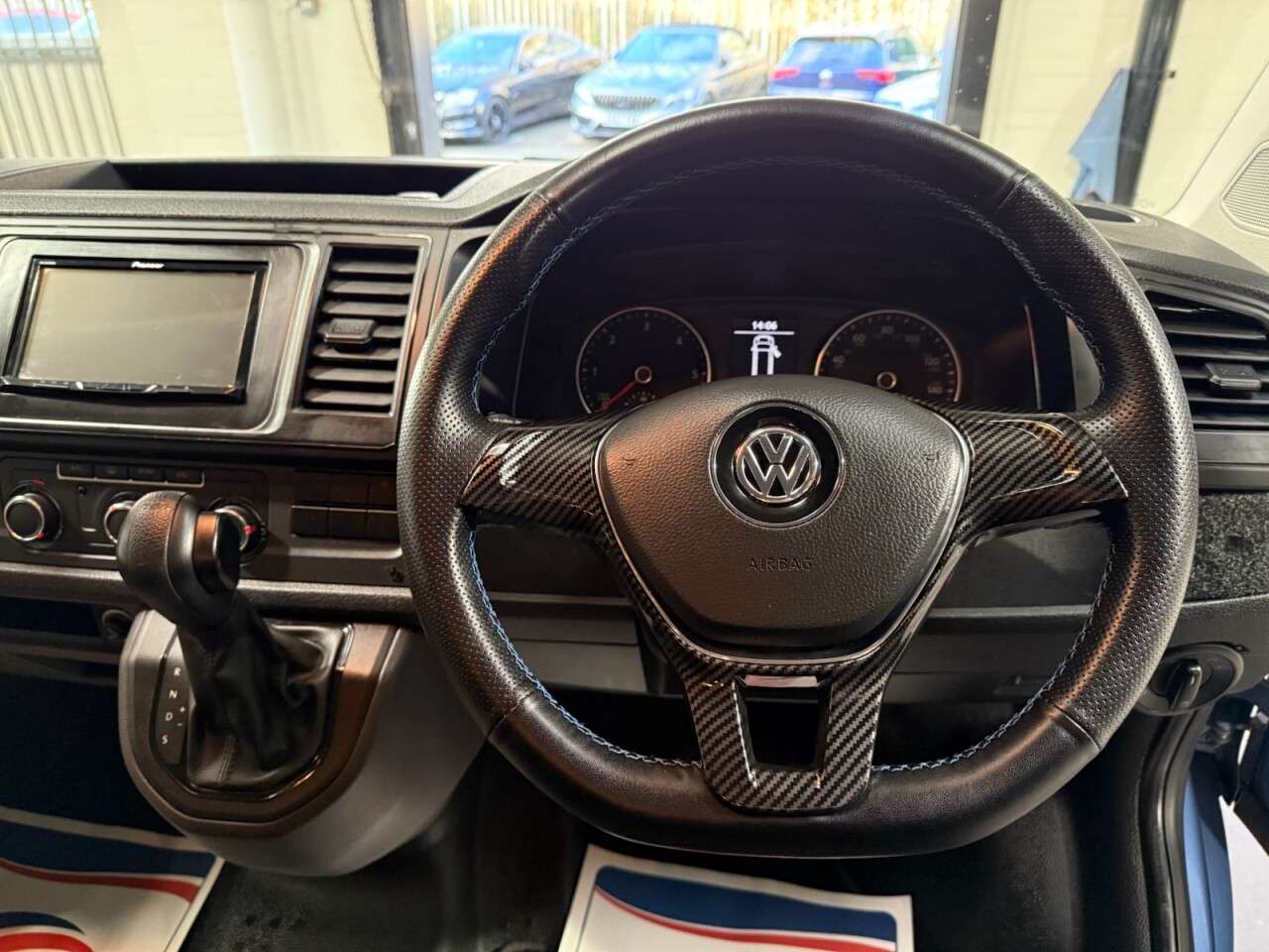 2017 VOLKSWAGEN TRANSPORTER SHUTTLE 2017 VOLKSWAGEN TRANSPORTER SHUTTLE