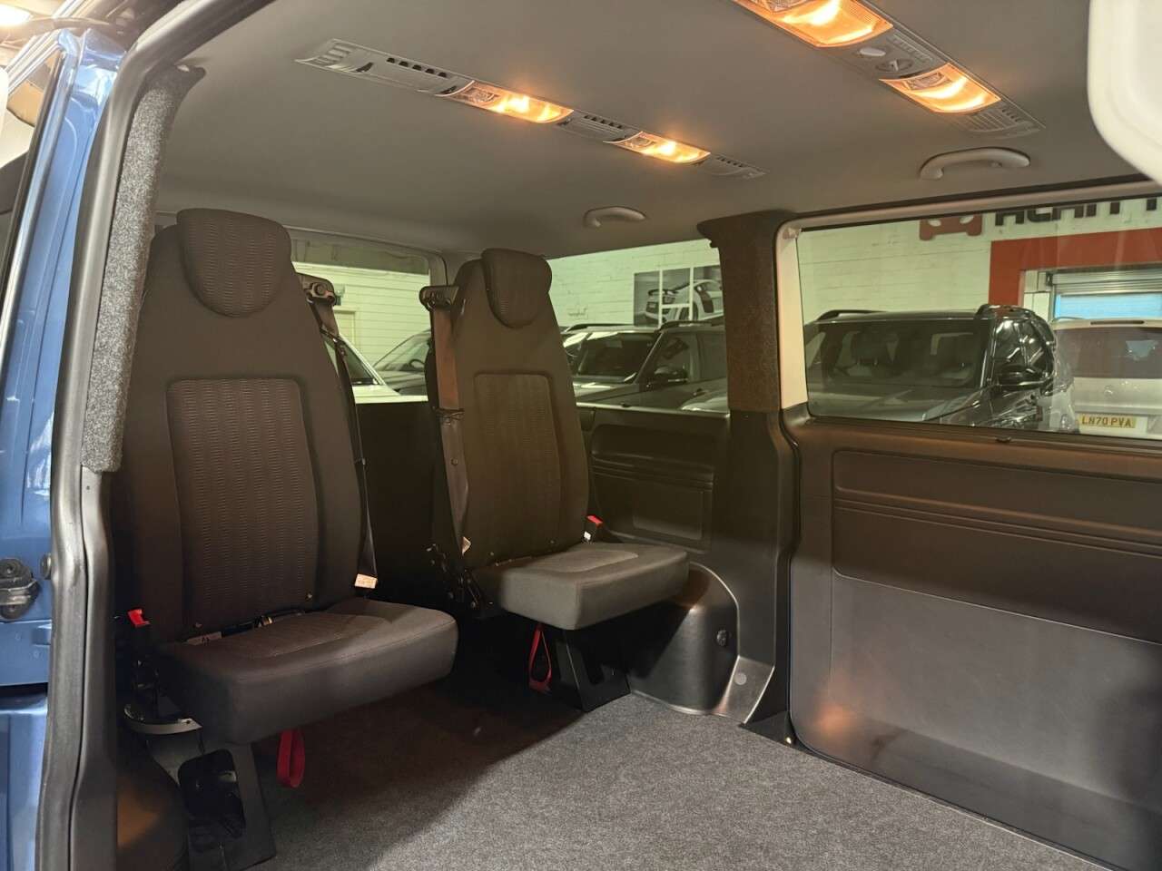 2017 VOLKSWAGEN TRANSPORTER SHUTTLE 2017 VOLKSWAGEN TRANSPORTER SHUTTLE