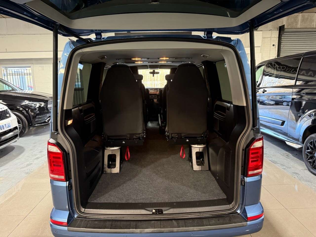 2017 VOLKSWAGEN TRANSPORTER SHUTTLE 2017 VOLKSWAGEN TRANSPORTER SHUTTLE