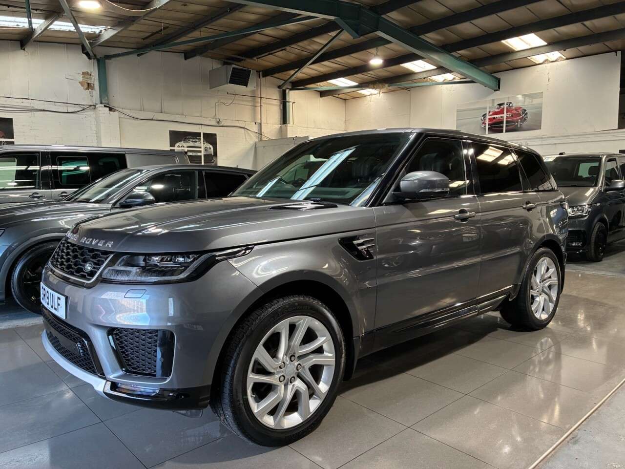 A 2019 LAND ROVER RANGE ROVER SPORT 3.0 SD V6 HSE SUV 5dr Diesel Auto 4WD Euro 6 (s/s) (306 ps) A 2019 LAND ROVER RANGE ROVER SPORT 3.0 SD V6 HSE SUV 5dr Diesel Auto 4WD Euro 6 (s/s) (306 ps)