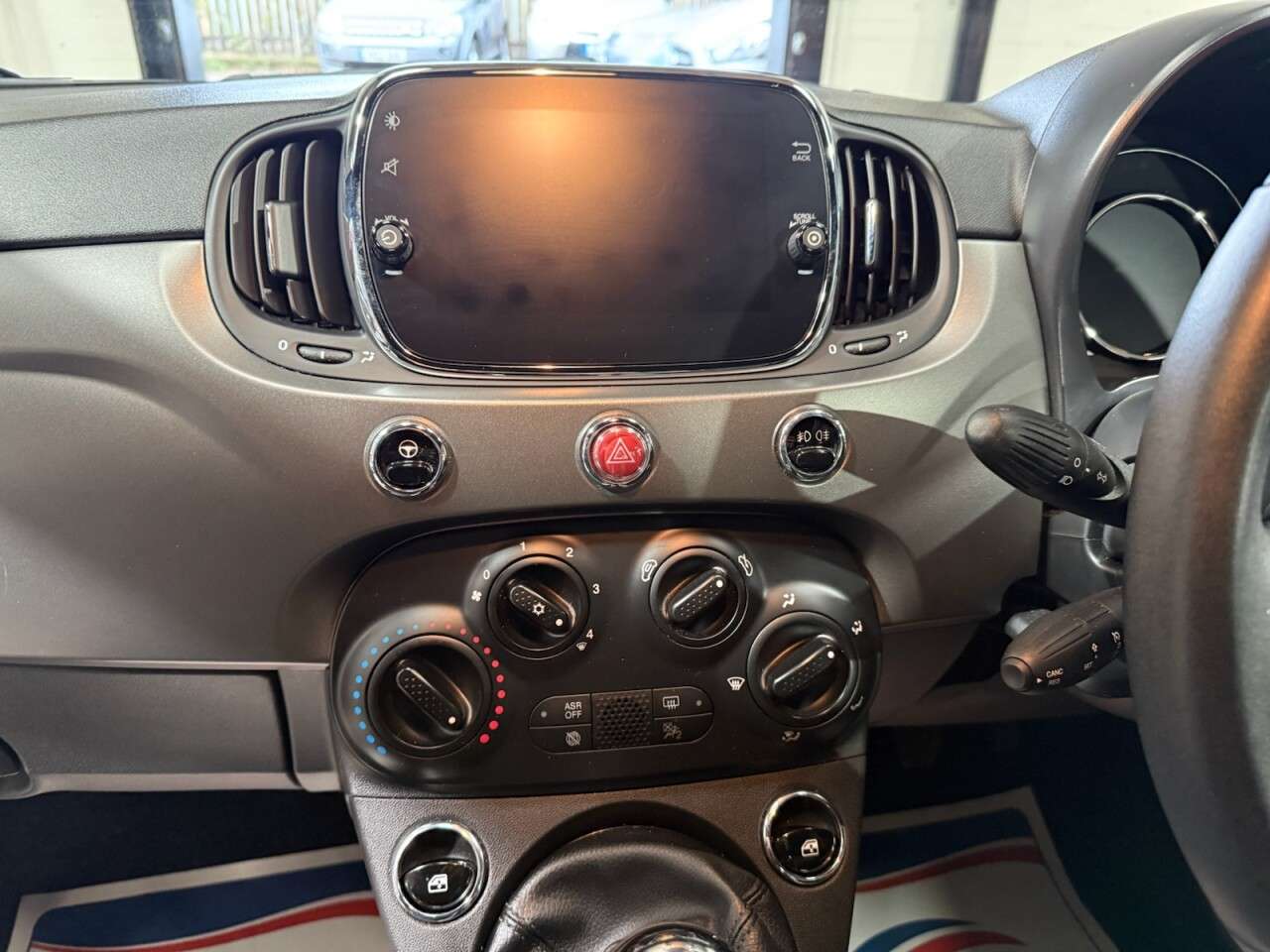 2017 FIAT 500 2017 FIAT 500