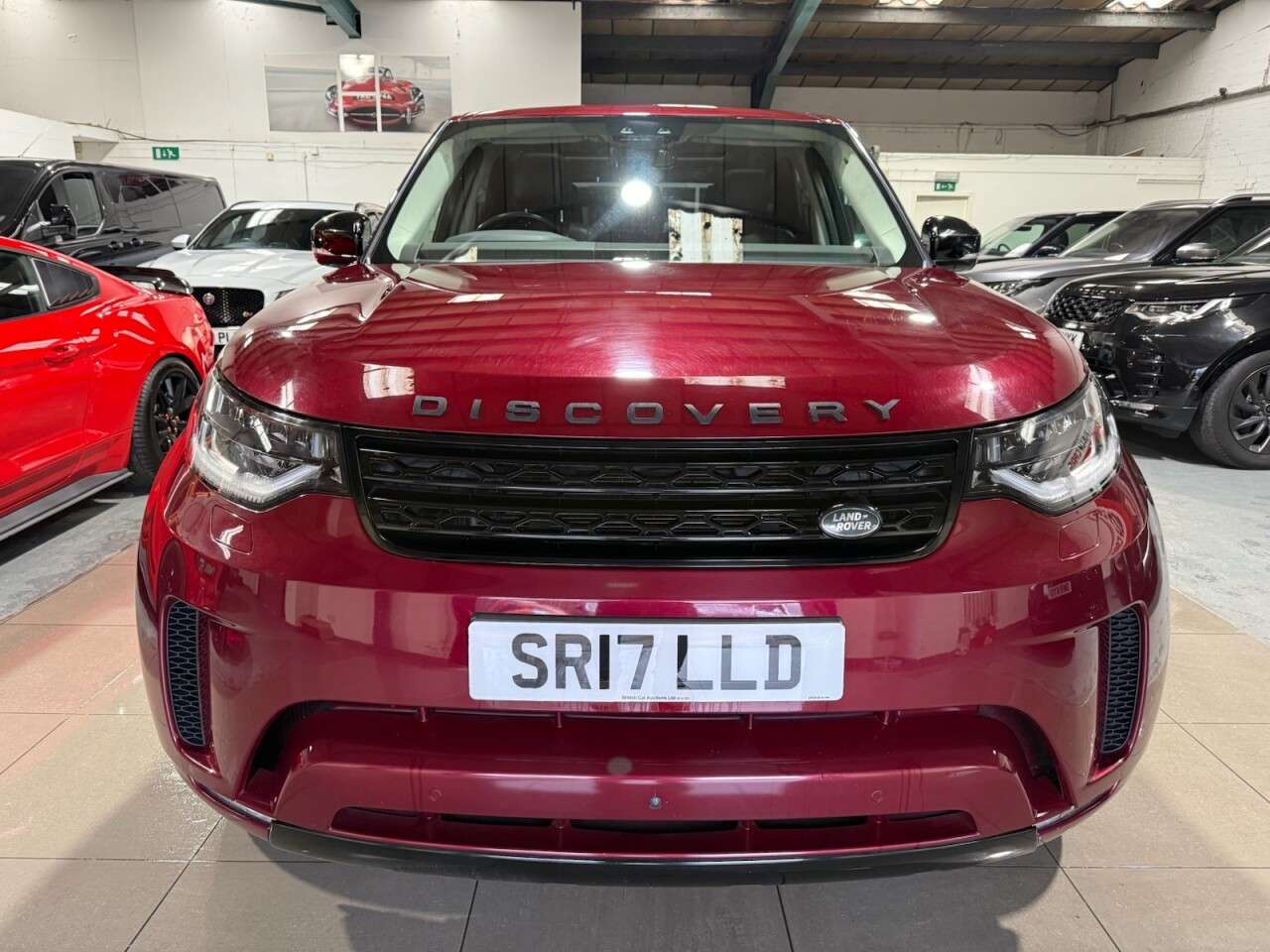 A 2017 LAND ROVER DISCOVERY 3.0 TD V6 SE SUV 5dr Diesel Auto 4WD Euro 6 (s/s) (258 ps) A 2017 LAND ROVER DISCOVERY 3.0 TD V6 SE SUV 5dr Diesel Auto 4WD Euro 6 (s/s) (258 ps)