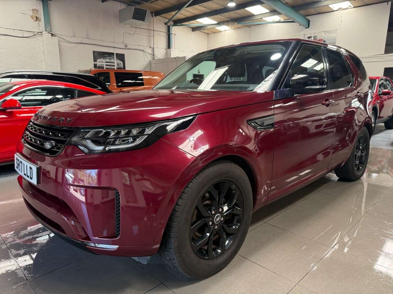 A 2017 LAND ROVER DISCOVERY 3.0 TD V6 SE SUV 5dr Diesel Auto 4WD Euro 6 (s/s) (258 ps) A 2017 LAND ROVER DISCOVERY 3.0 TD V6 SE SUV 5dr Diesel Auto 4WD Euro 6 (s/s) (258 ps)