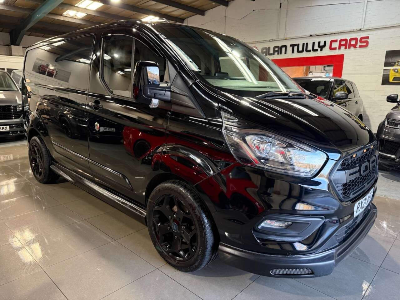 A 2021 FORD TRANSIT CUSTOM 2.0 320 EcoBlue Limited Panel Van 5dr Diesel Auto L1 H1 Euro 6 (s/s) (170 p A 2021 FORD TRANSIT CUSTOM 2.0 320 EcoBlue Limited Panel Van 5dr Diesel Auto L1 H1 Euro 6 (s/s) (170 p