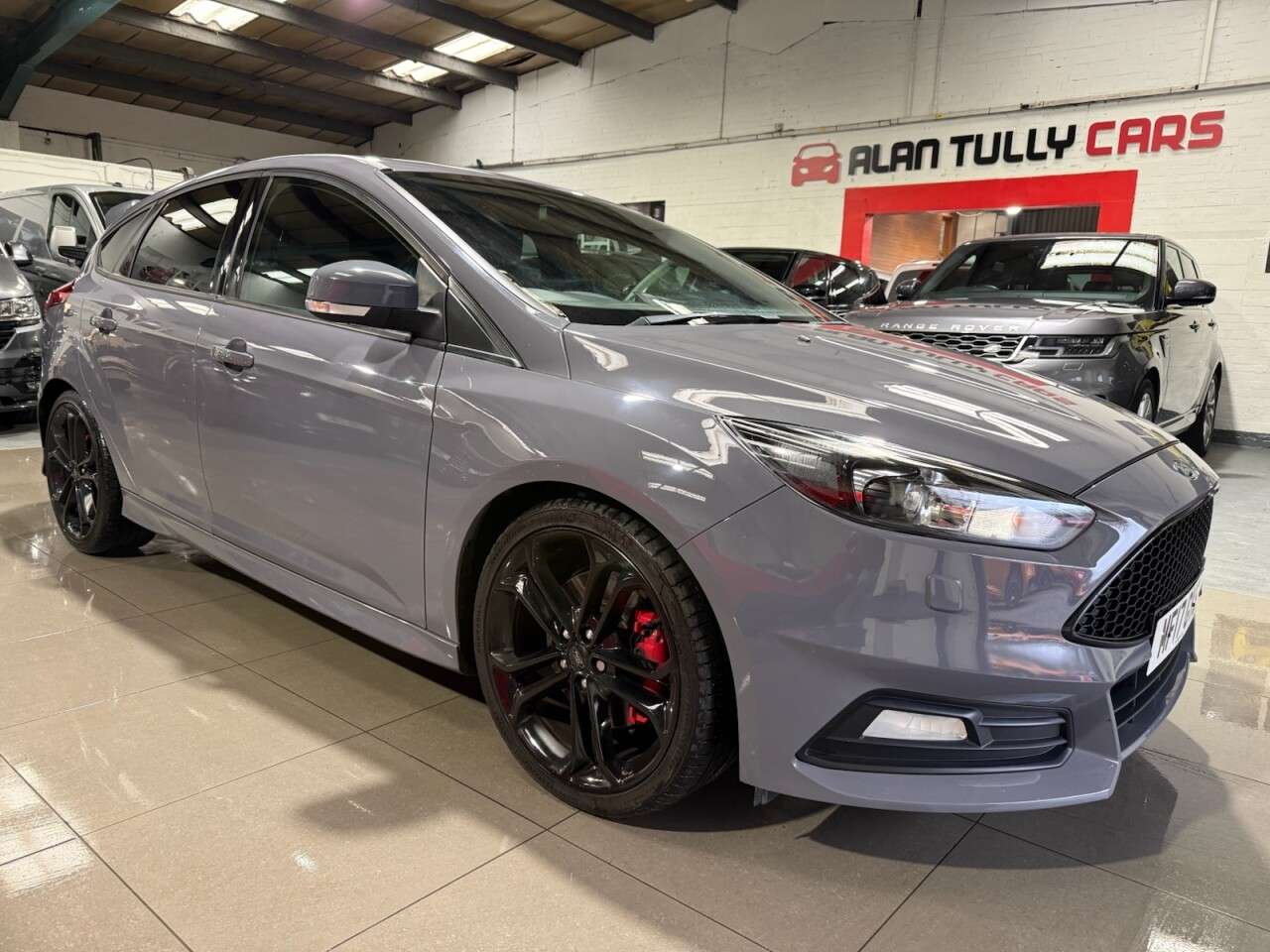 A 2017 FORD FOCUS 2.0T EcoBoost ST-3 Hatchback 5dr Petrol Manual Euro 6 (s/s) (250 ps) A 2017 FORD FOCUS 2.0T EcoBoost ST-3 Hatchback 5dr Petrol Manual Euro 6 (s/s) (250 ps)