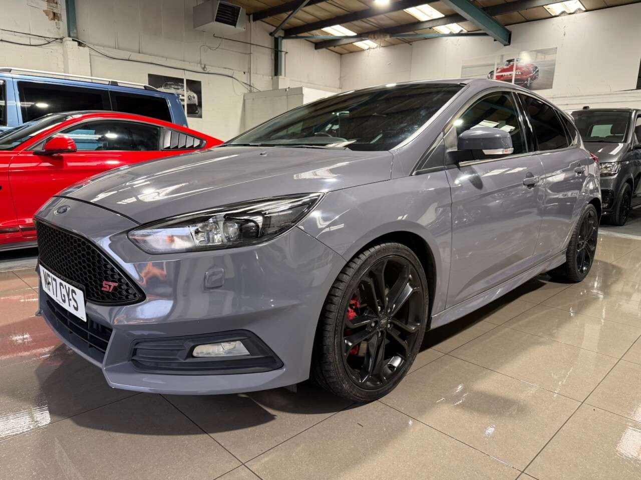 A 2017 FORD FOCUS 2.0T EcoBoost ST-3 Hatchback 5dr Petrol Manual Euro 6 (s/s) (250 ps) A 2017 FORD FOCUS 2.0T EcoBoost ST-3 Hatchback 5dr Petrol Manual Euro 6 (s/s) (250 ps)