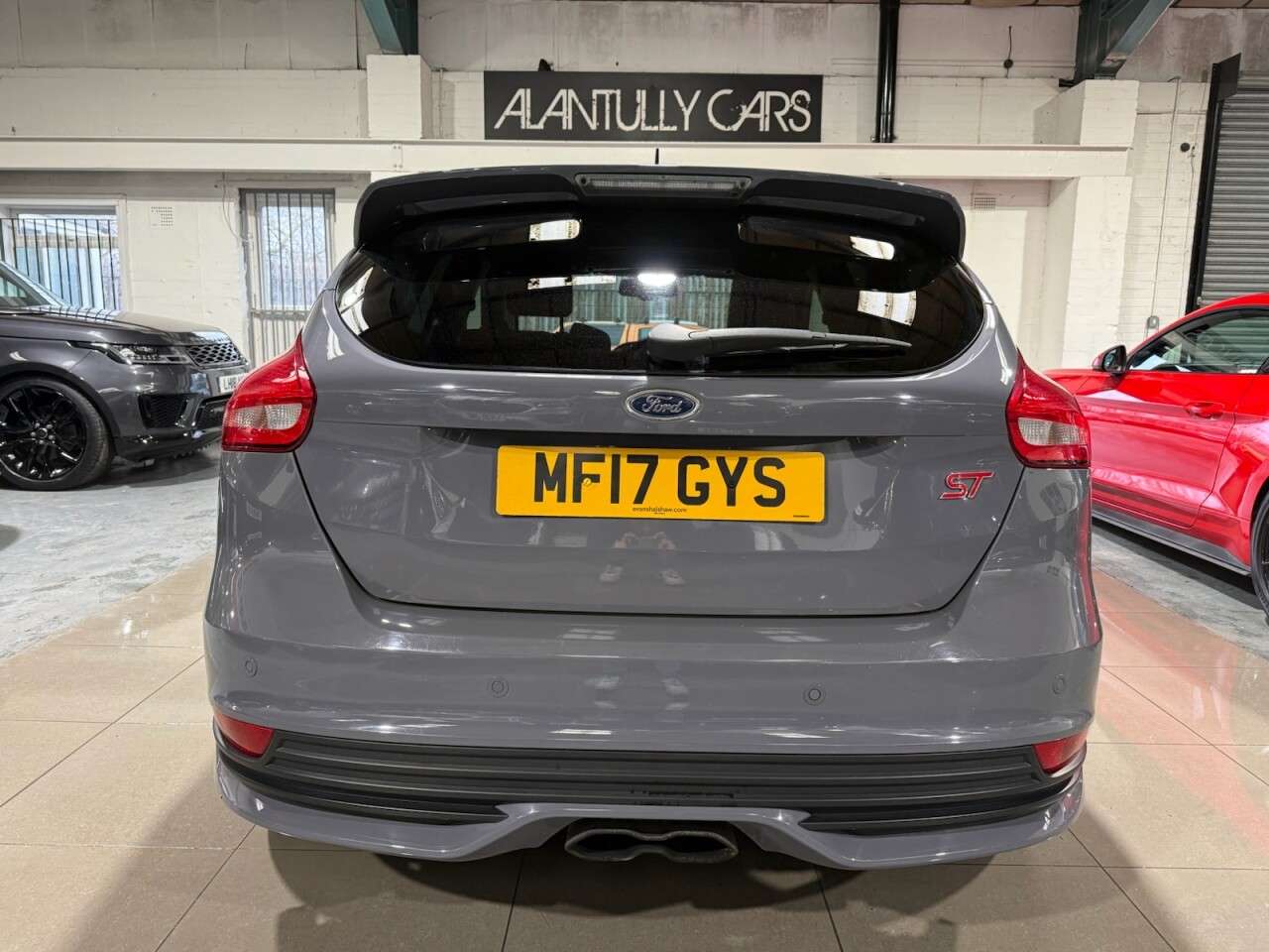 A 2017 FORD FOCUS 2.0T EcoBoost ST-3 Hatchback 5dr Petrol Manual Euro 6 (s/s) (250 ps) A 2017 FORD FOCUS 2.0T EcoBoost ST-3 Hatchback 5dr Petrol Manual Euro 6 (s/s) (250 ps)